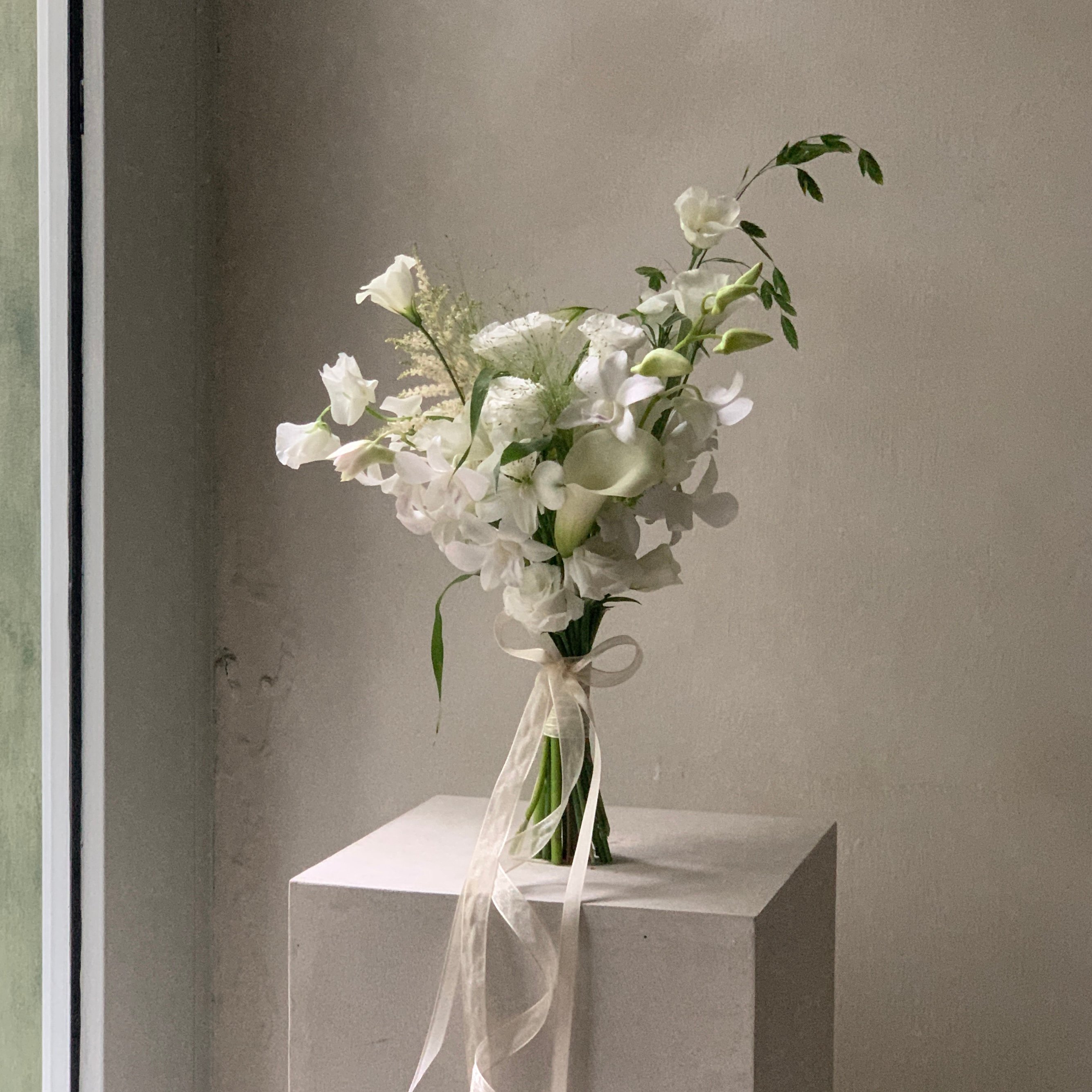 韓式線型捧花 - 白綠色系