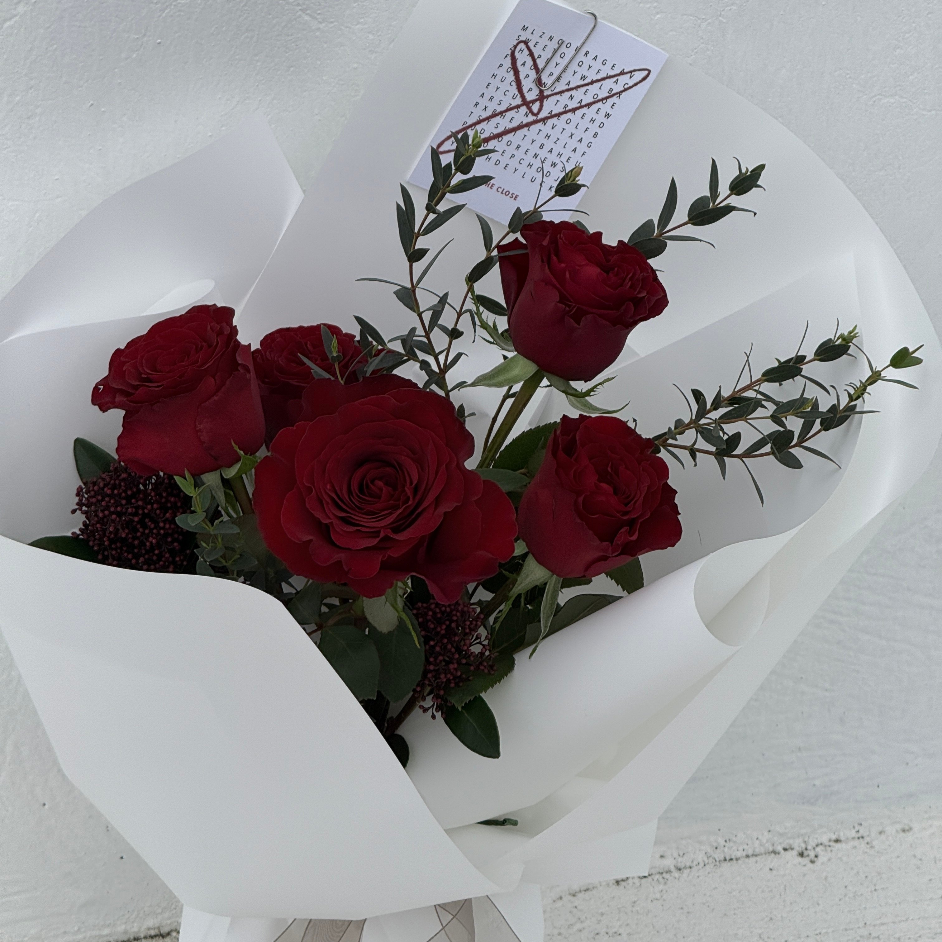 5 支紅色玫瑰混合花束
