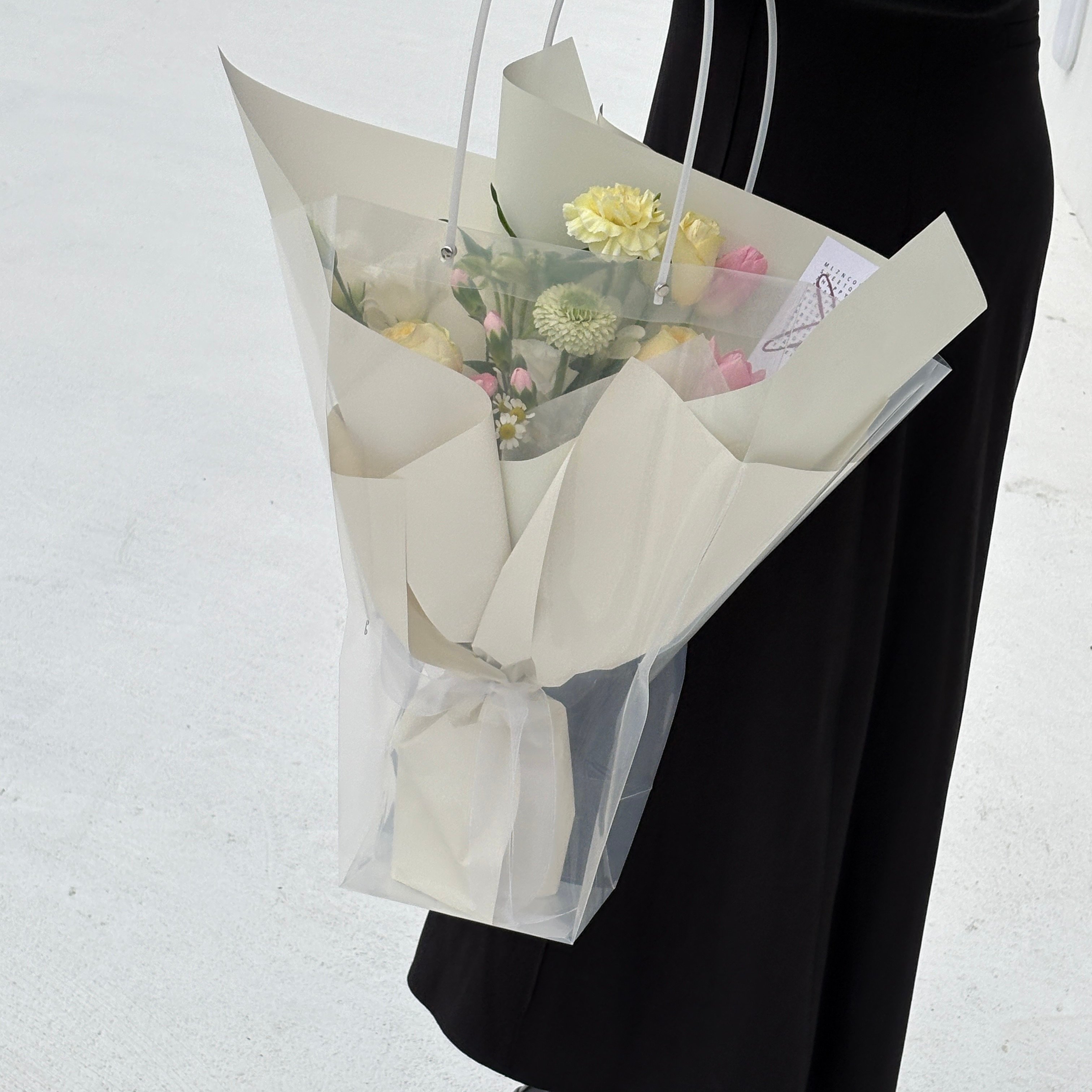 黃粉白色系混合花束