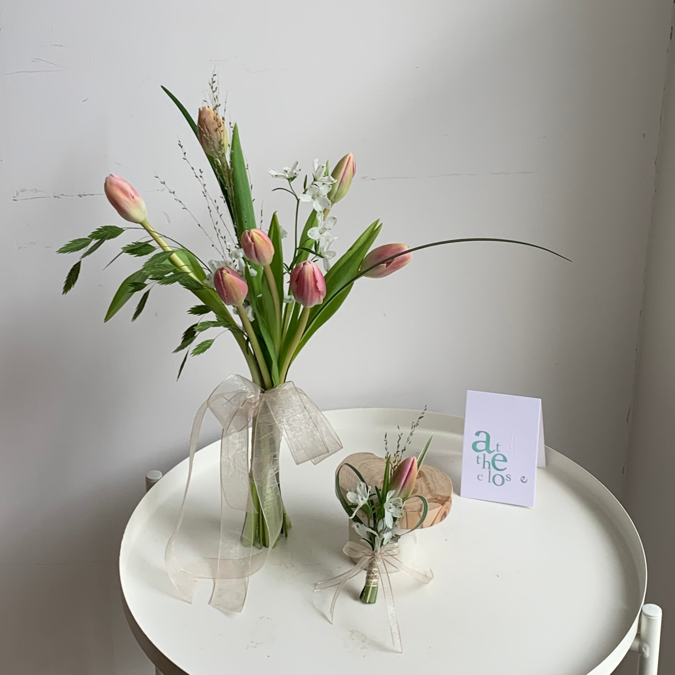 胸花 - 粉白色系