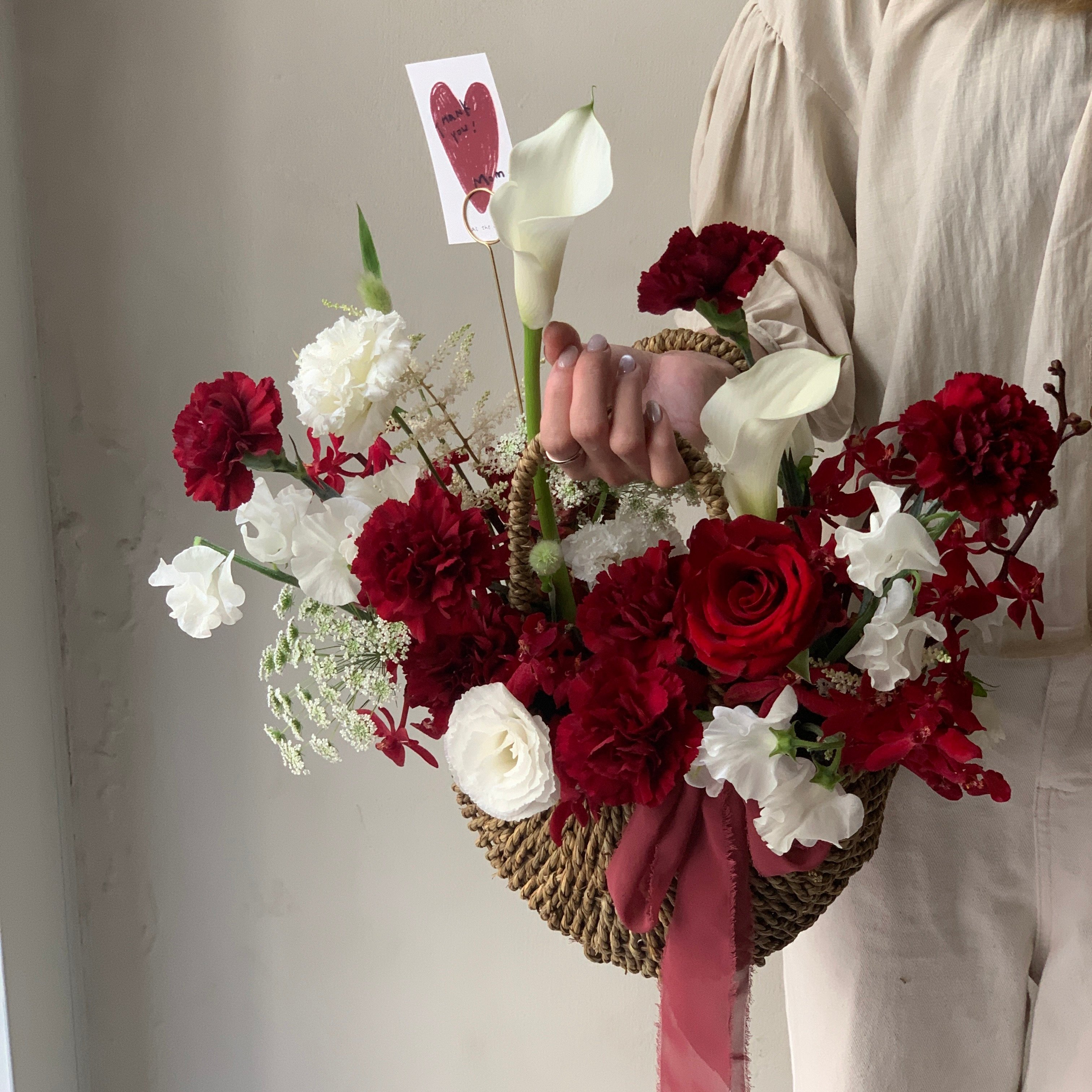 只愛大紅花此刻風格花籃