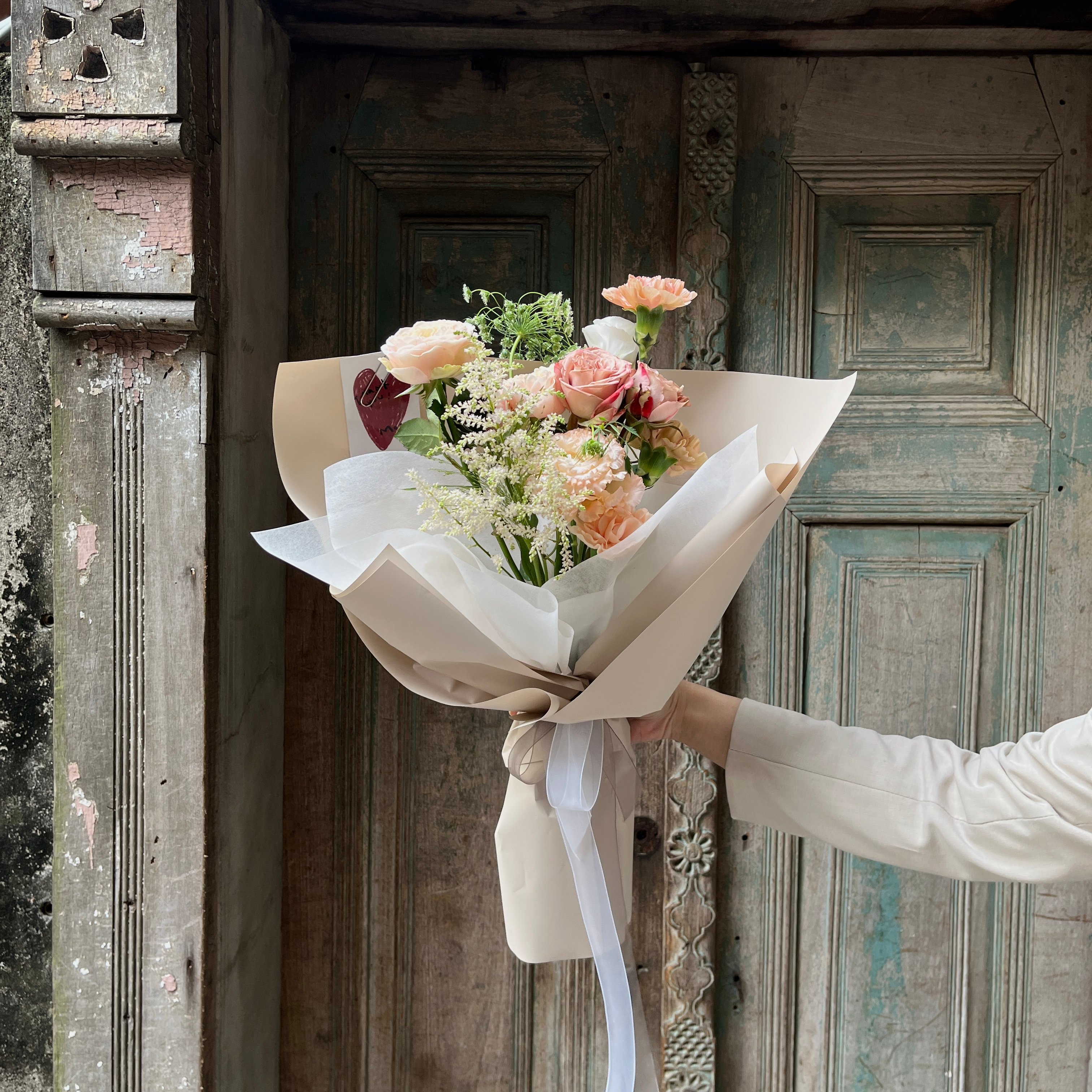 摟在懷裡也可愛 M Szie 花束- 奶茶色