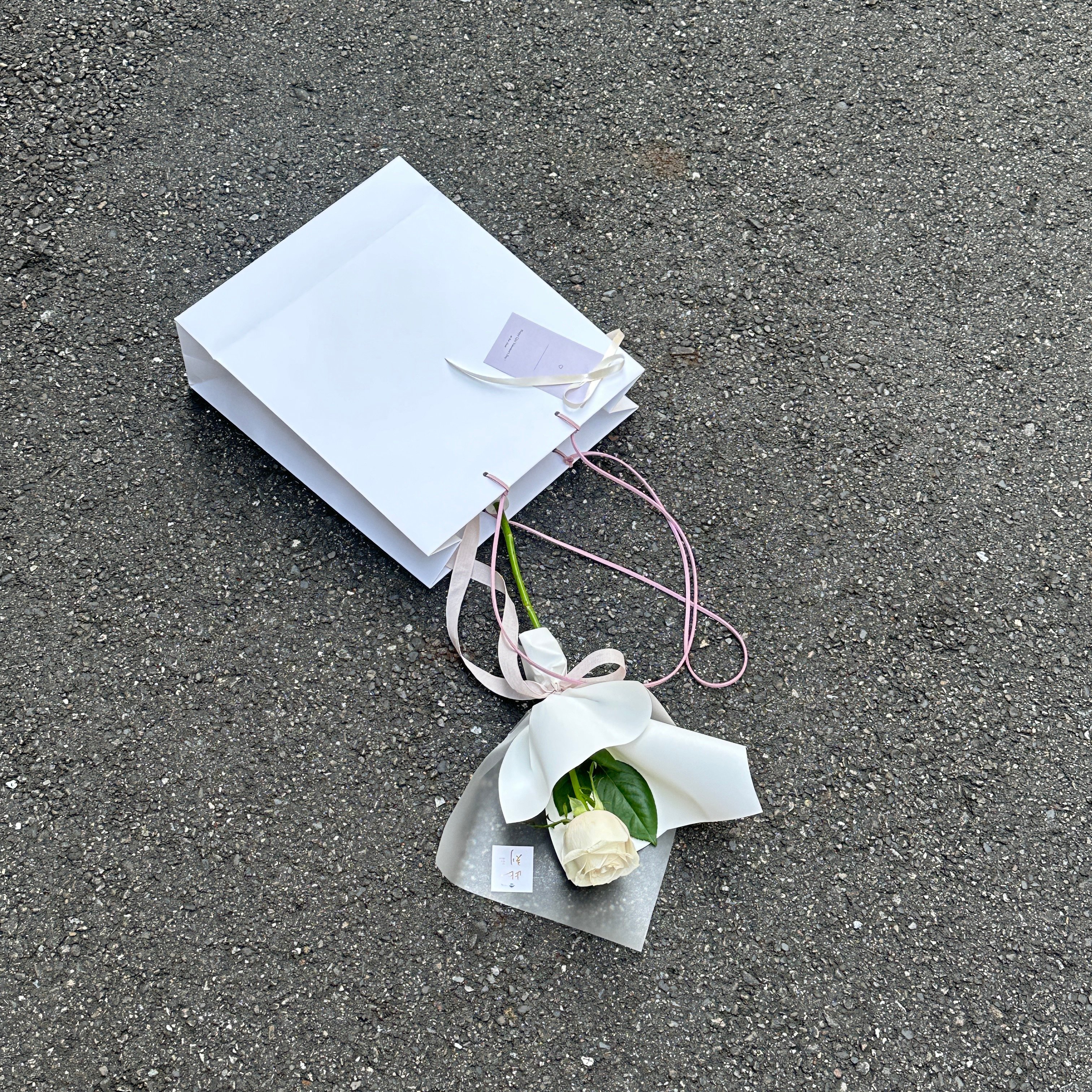 單支白or米玫瑰花束