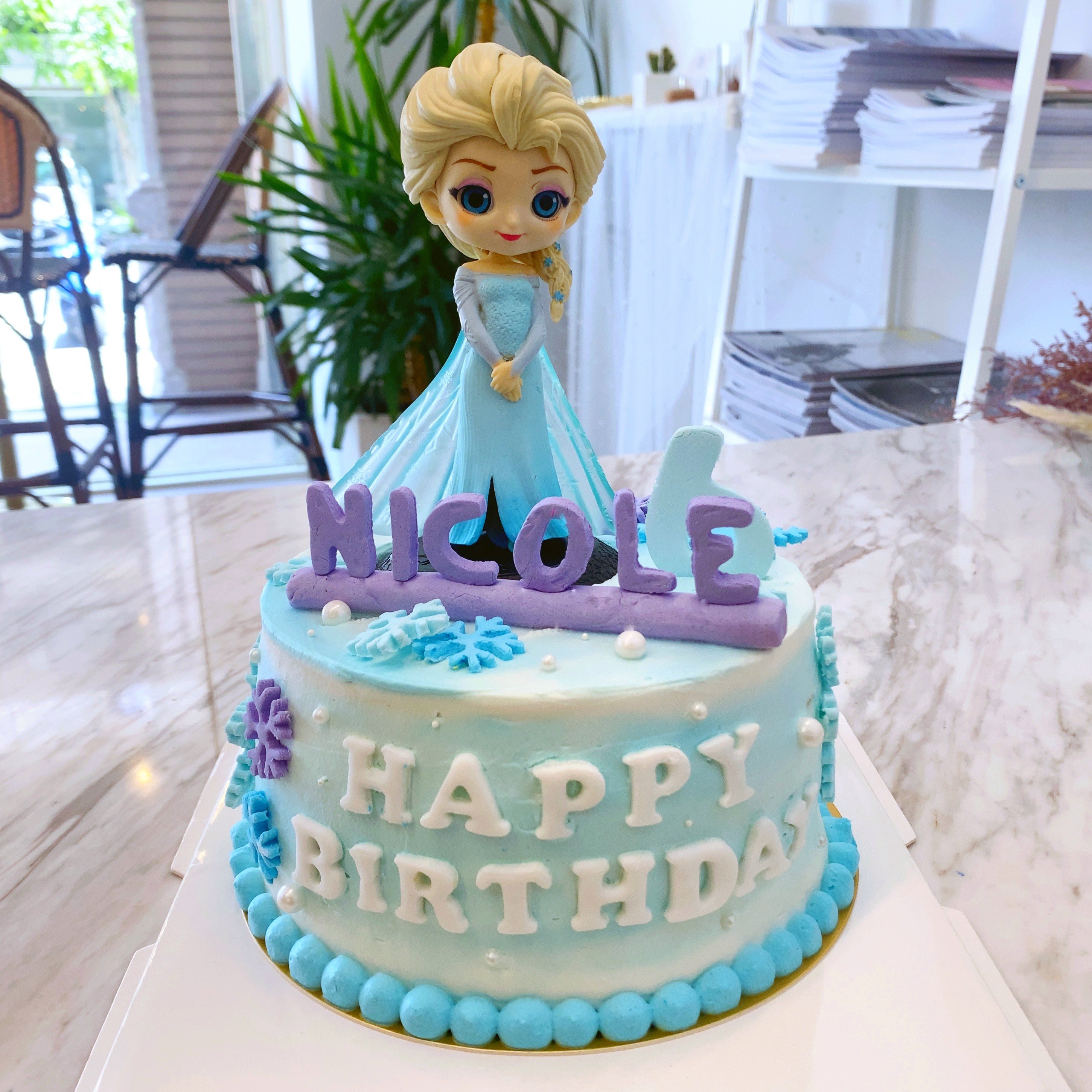 C001艾莎公仔造型蛋糕