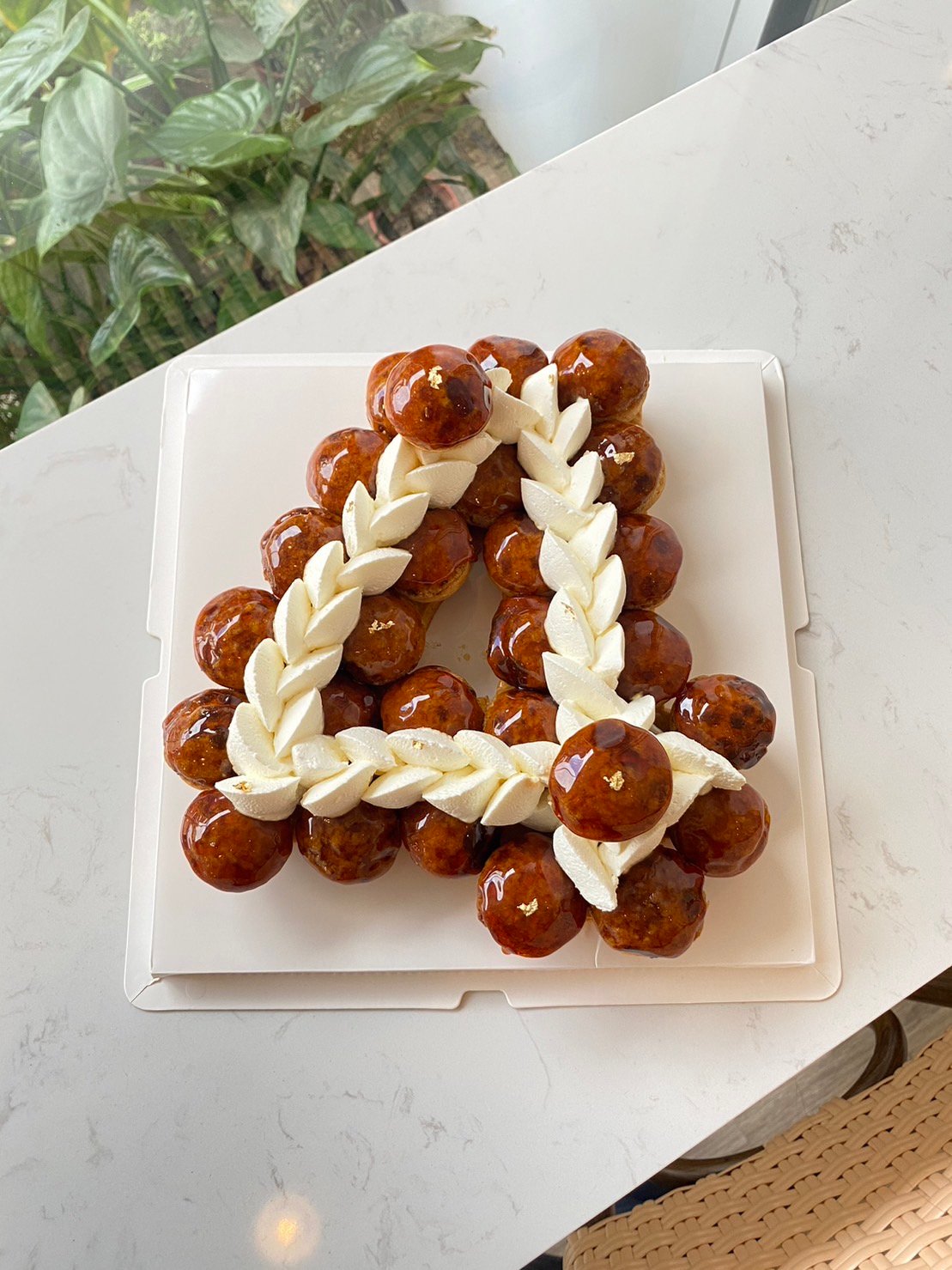 字母聖多諾黑泡芙