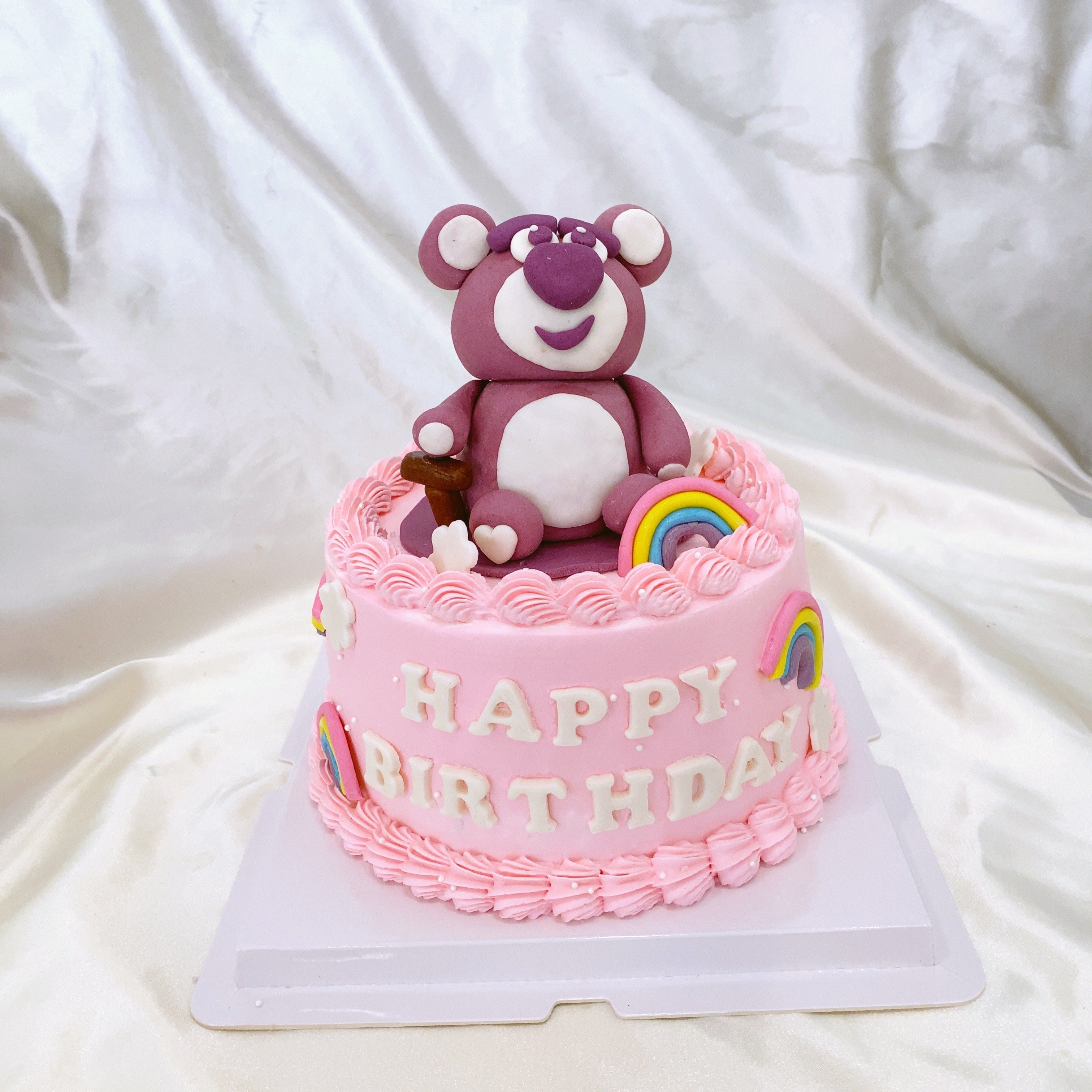 K011粉色熊抱哥翻糖蛋糕