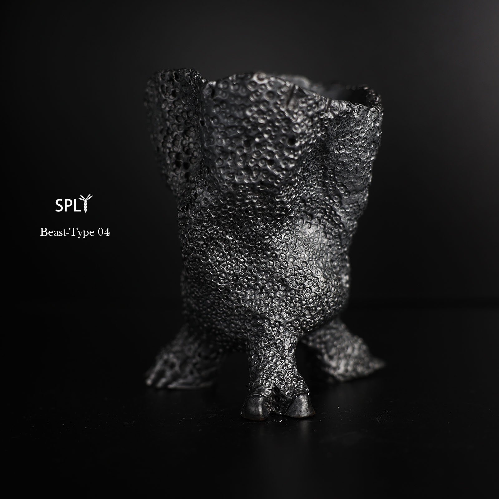 SPLT Beast-Type 04 野獸型態 墨岩釉 手作柴燒 三腳 獸型 盆器 陶藝 塊根 多肉