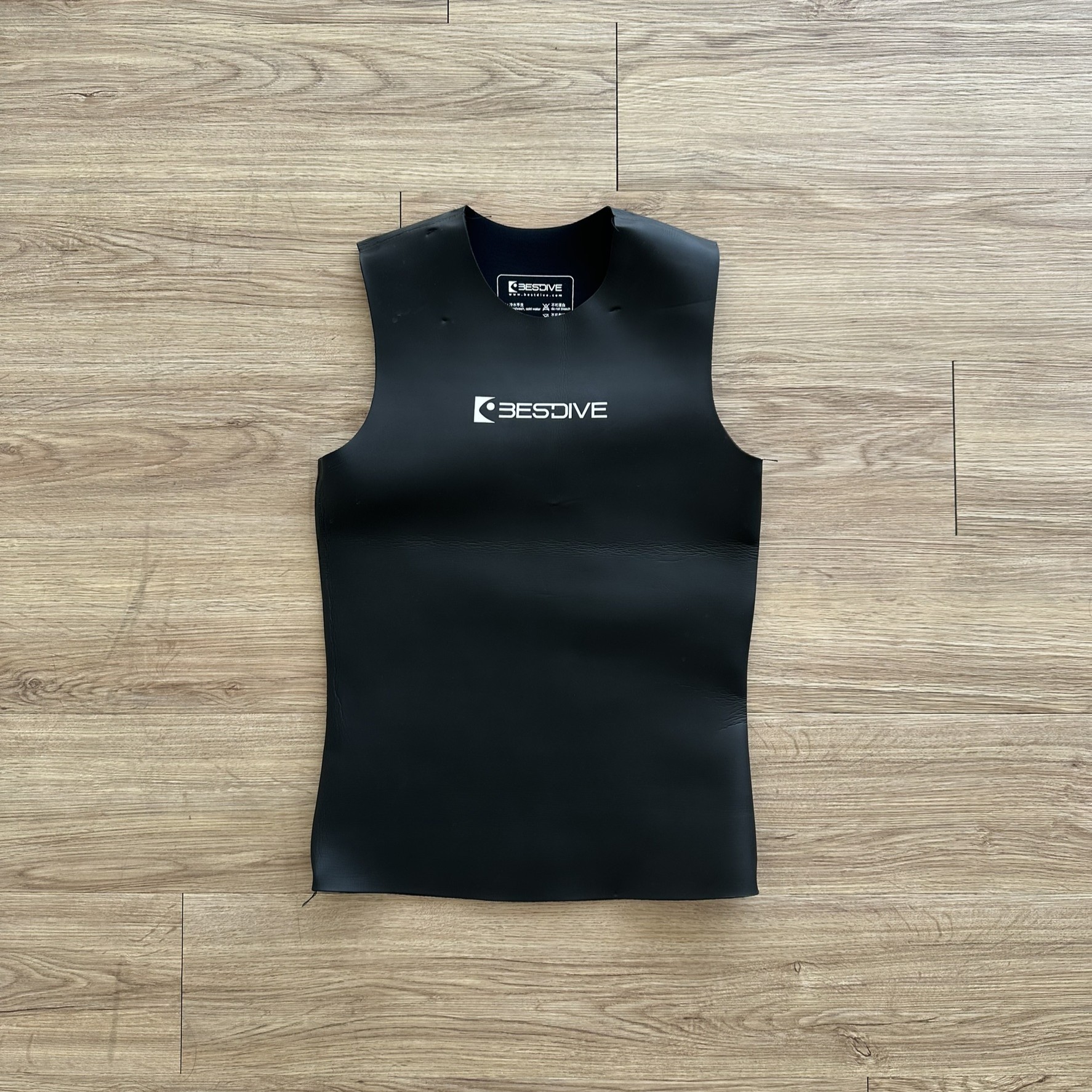 | 裝備寄賣 | Bestdive 3mm 男款/暖寶寶背心衣 LS號(店面展示中)
