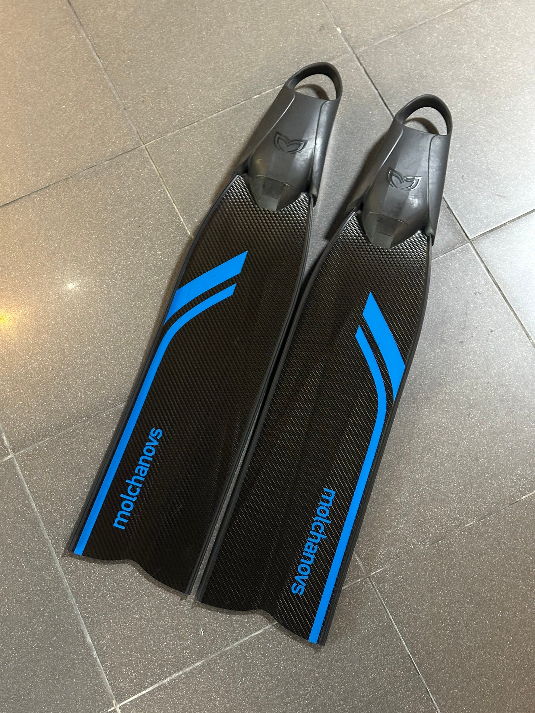 | 裝備寄賣 | Molchanovs SB3 二手碳纖長蛙鞋  (店面展示中)