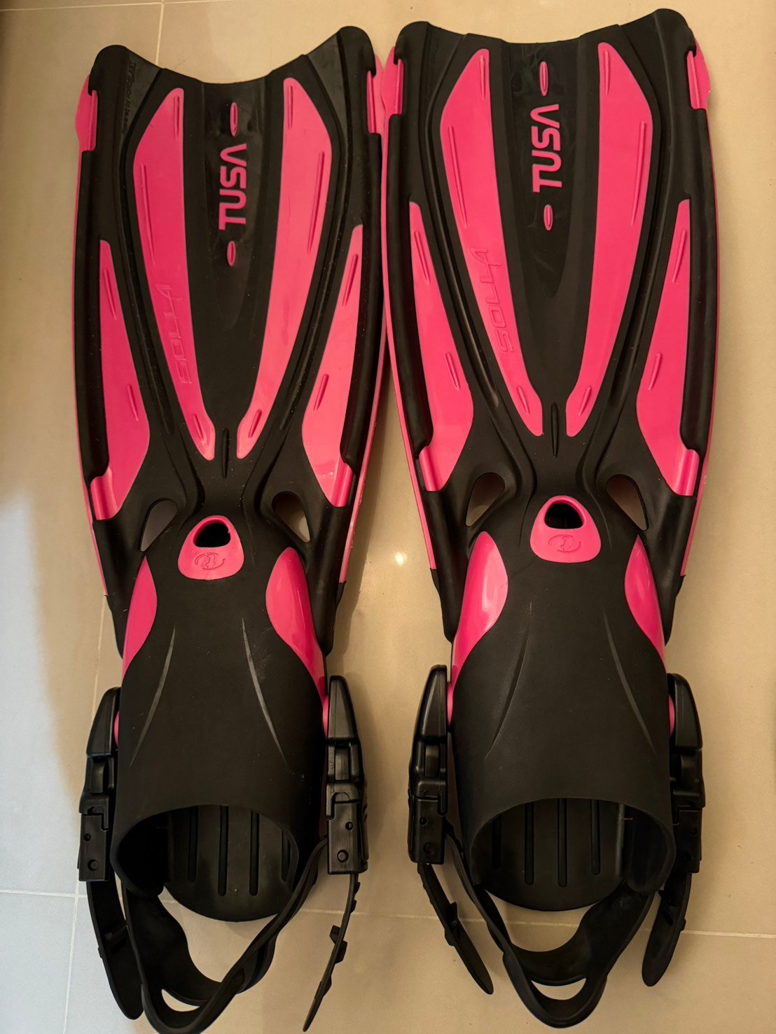 | 裝備寄賣 | TUSA SOLLA 水肺蛙鞋/粉 (線上)