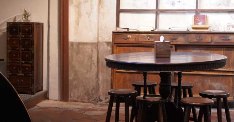 | about. Life | 歷經一甲子的文化淬煉 - 中藥行改建 -保生堂漢方咖啡館 - 北港朝天宮喧鬧中的一抹寧靜陽光