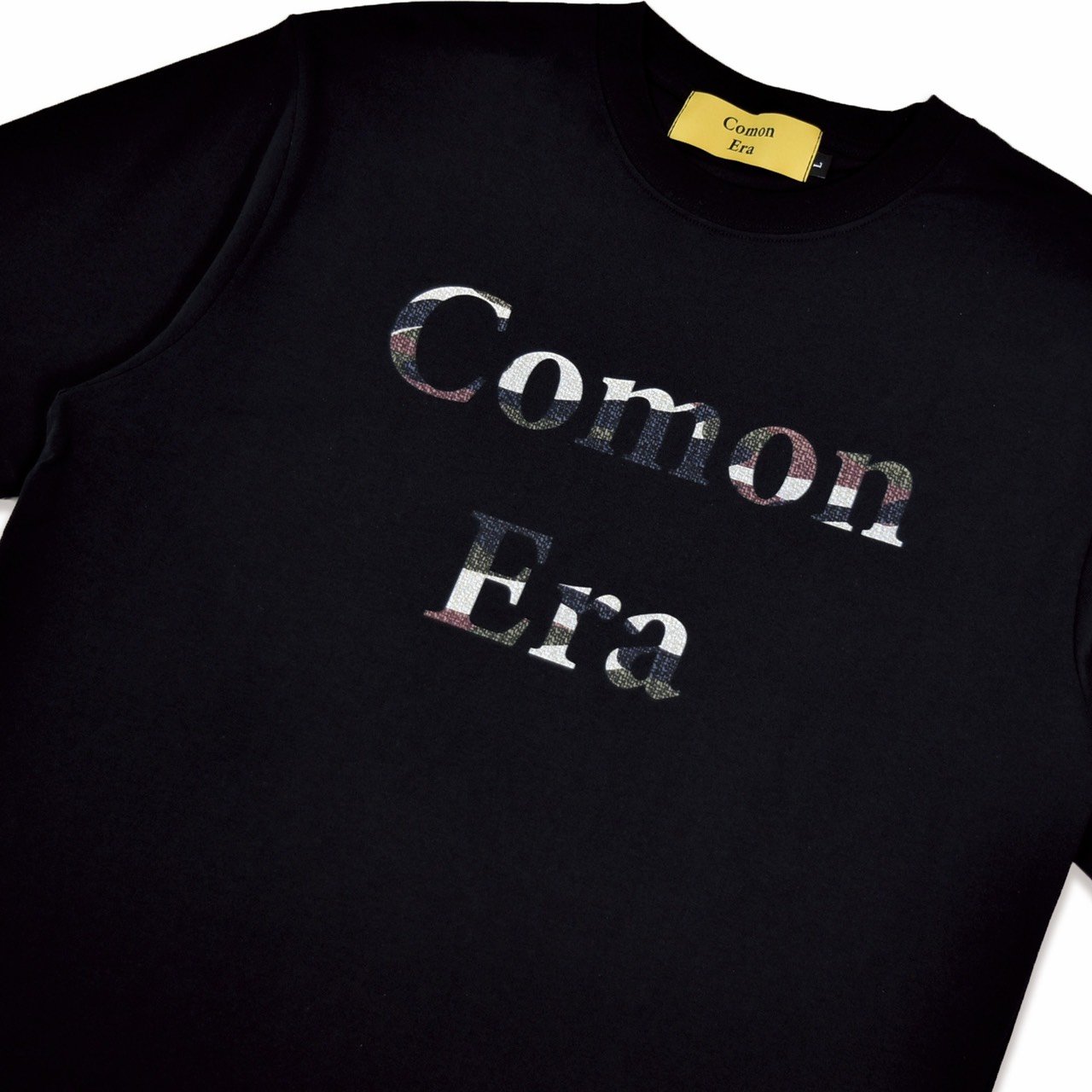 COMON ERA CAMO LOGO TEE(黑)