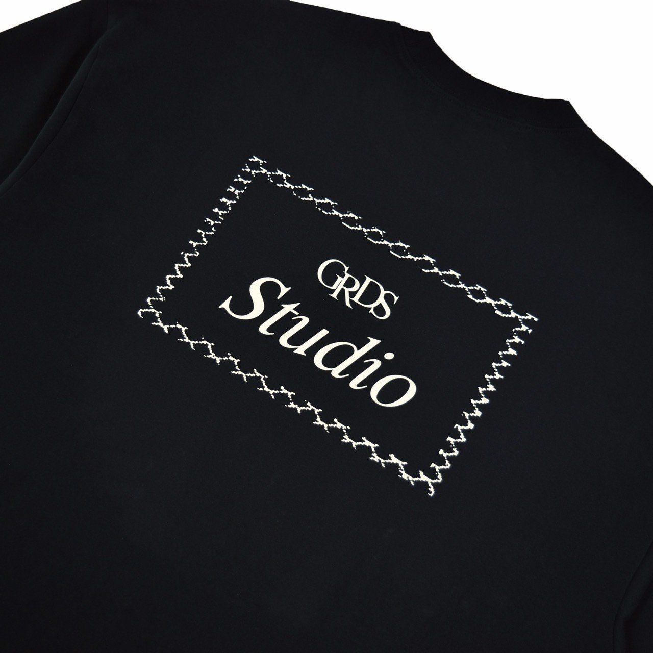 Barbed Frame L/S Tee(黑)