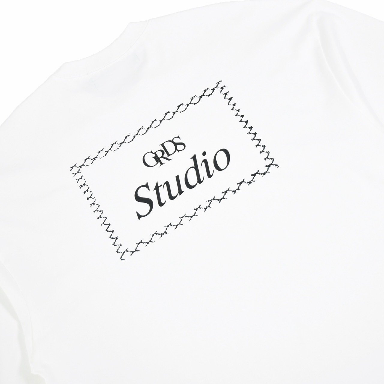 Barbed Frame L/S Tee(白)