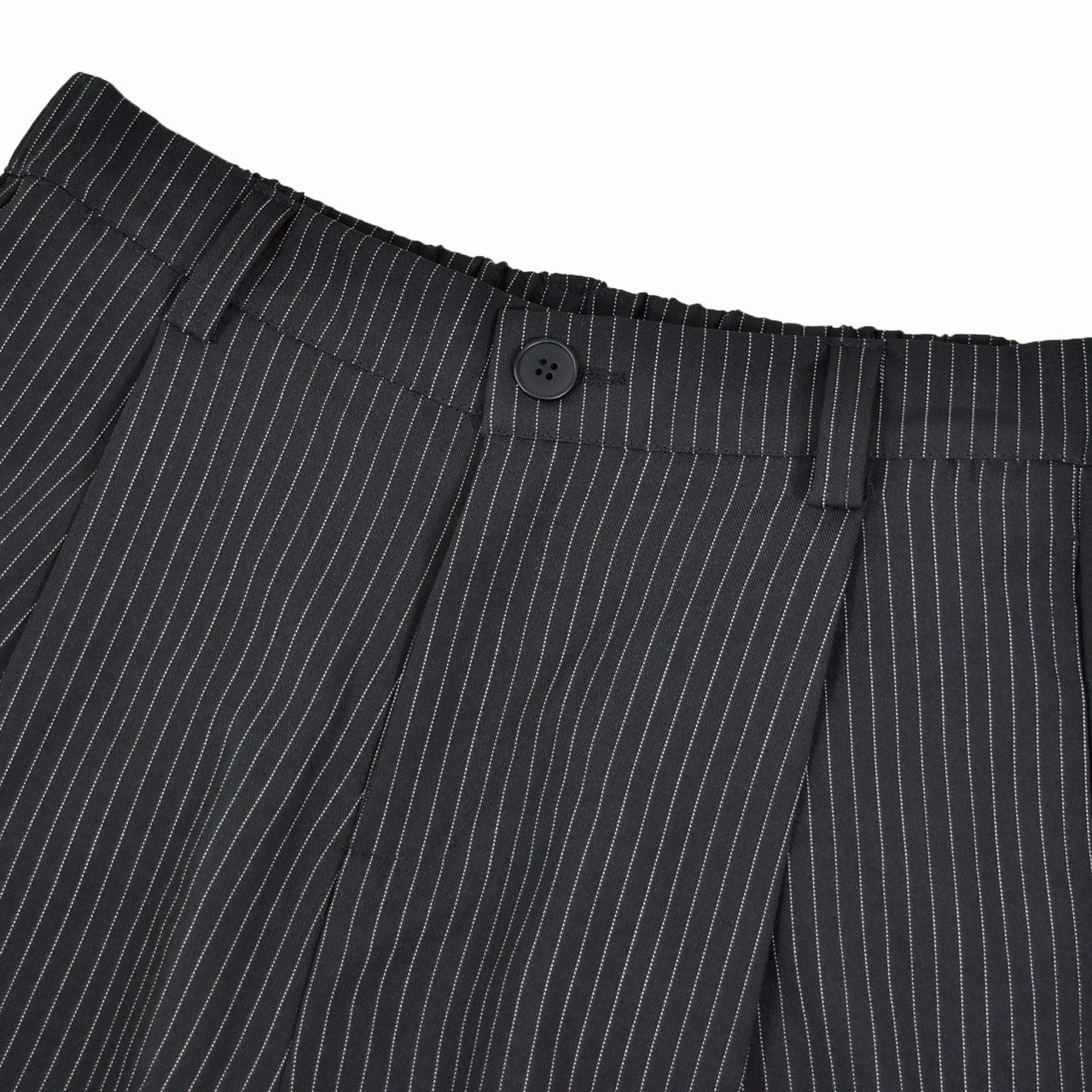 LABEL PINSTRIPE SHORTS(黑白直紋)