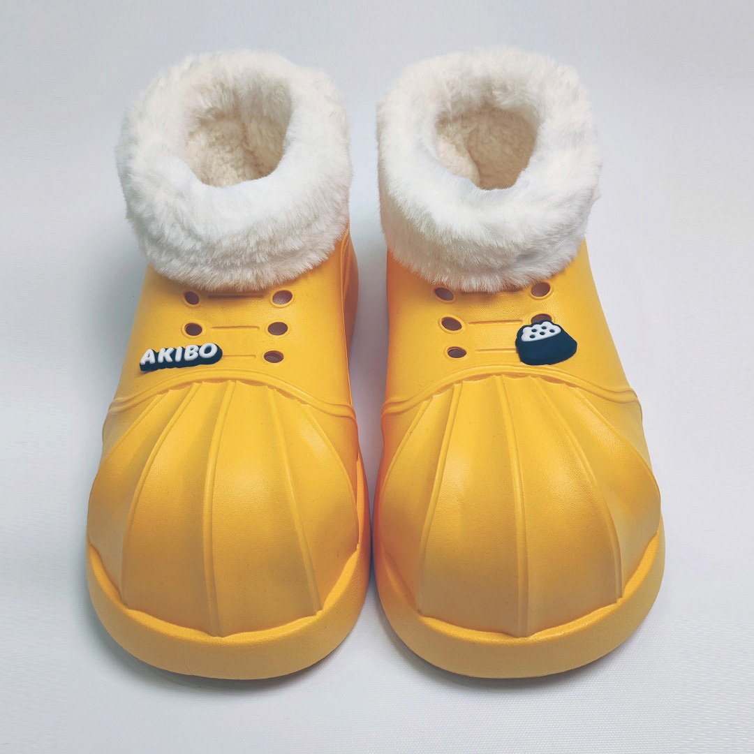 【買1送1】AKIBO毛毛洞洞短靴-陽光黃(女款、4公分厚底增高、雲朵感、輕量、保暖) / 內附AKIBO品牌鞋扣2個。現在買再送鞋扣組(不挑款)