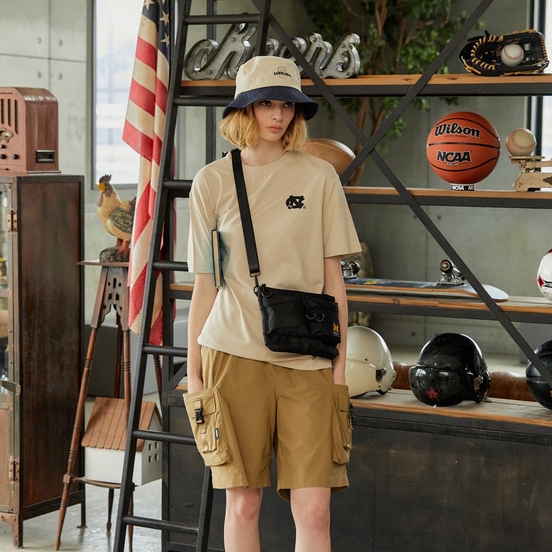 NCAA寬版立體袋短褲-卡