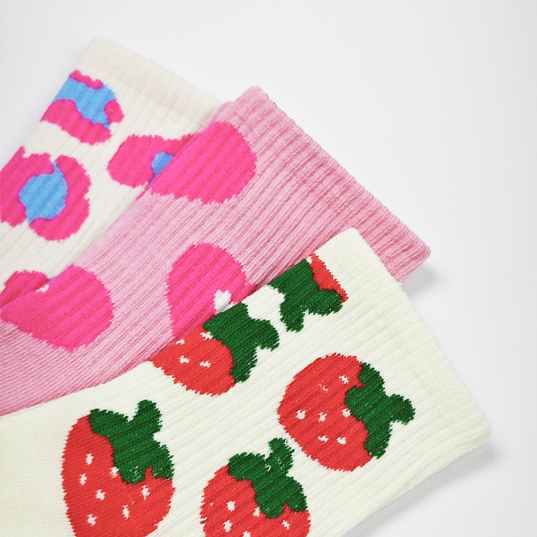 AKIBO粉漾甜心樂園中筒襪(三件組)-女款