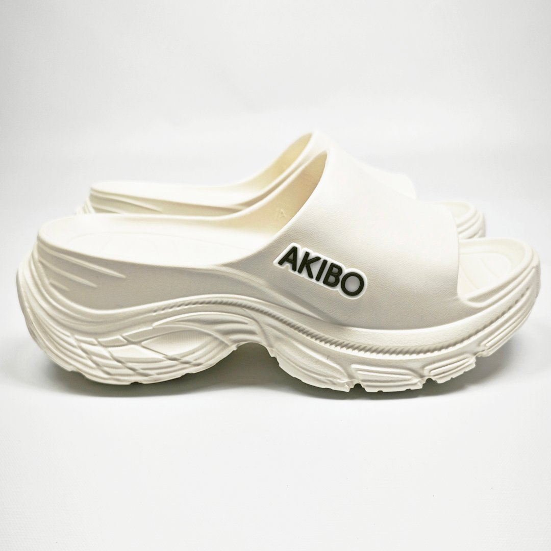 【買1送1】AKIBO韓系動感厚底涼鞋-牛奶白(女款、5公分厚底增高、輕量、防水) / 內附AKIBO品牌鞋扣1個。現在買再送鞋扣組(不挑款)