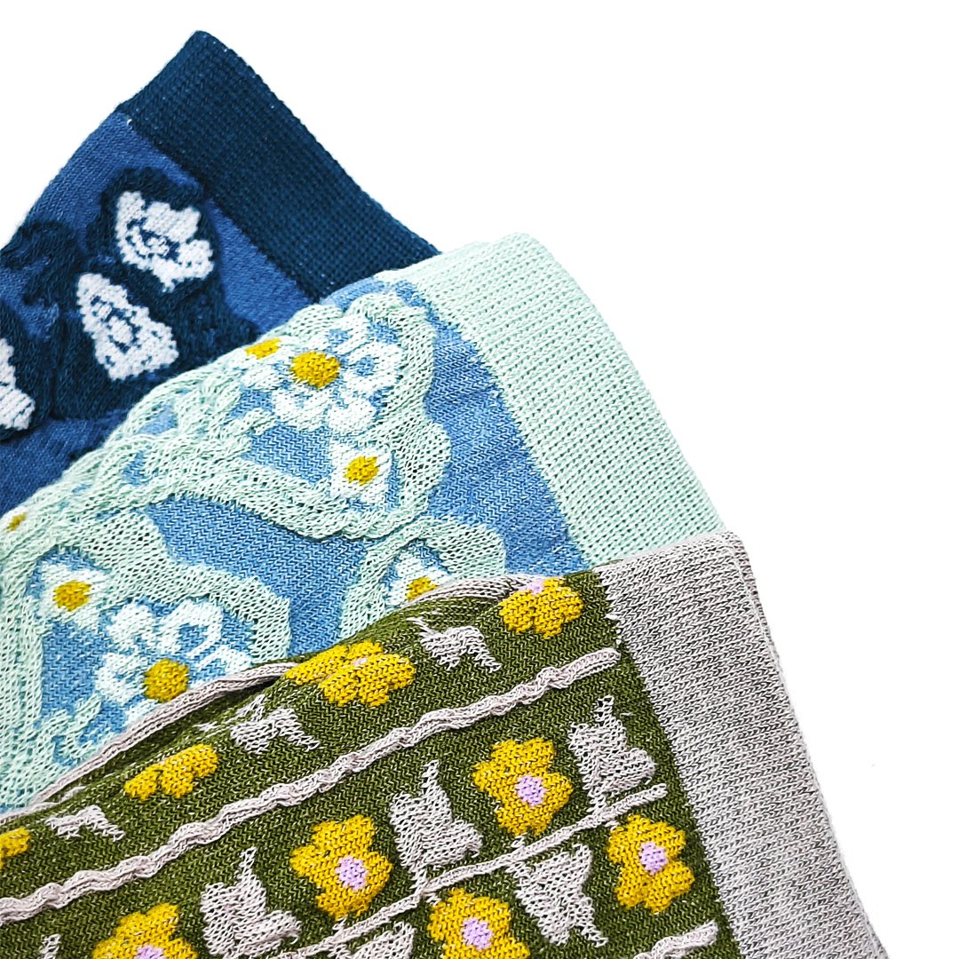 AKIBO日系碎花拼色中筒襪(三件組)-女款