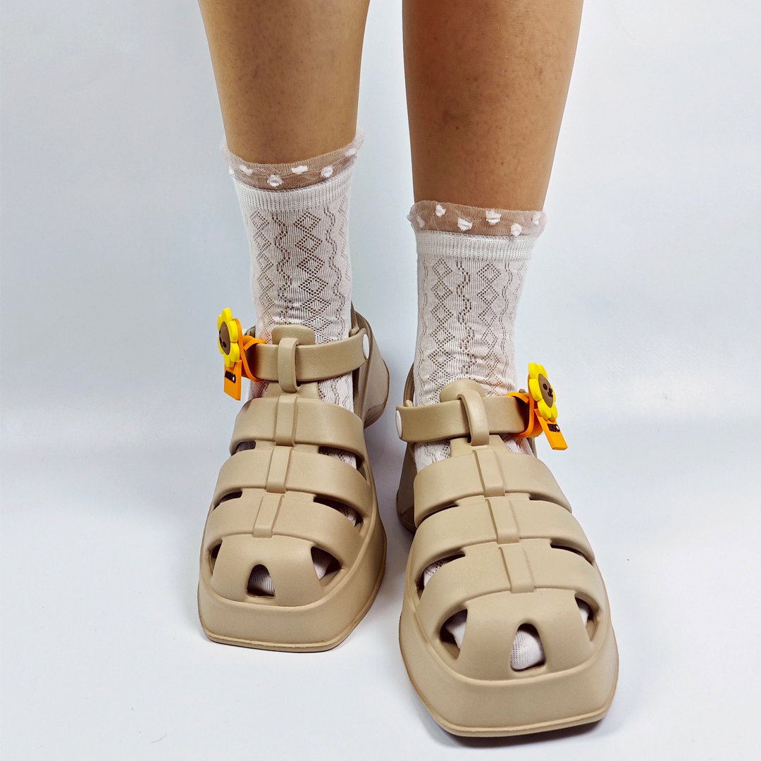 AKIBO輕量羅馬鞋-卡其(女款、雲朵感、輕量、兩穿、防水)  / 內附AKIBO品牌綁帶一組