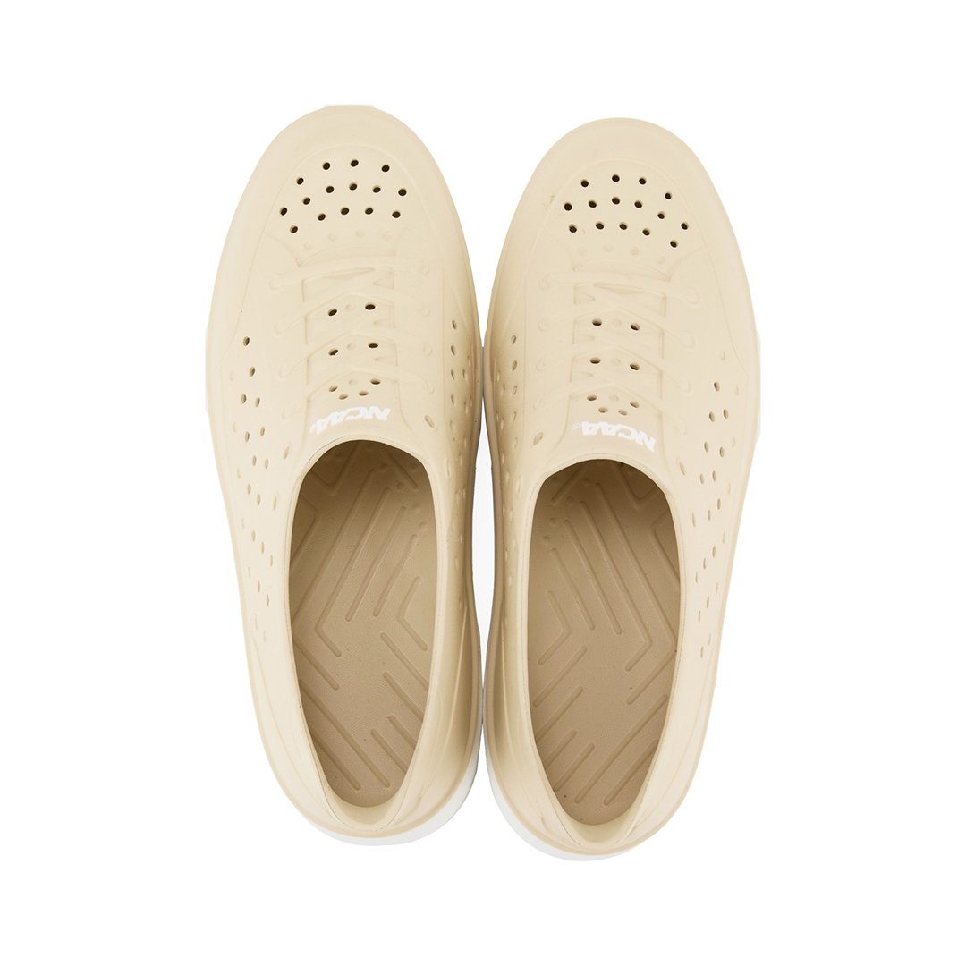 【買1送1】NCAA防水休閒鞋(洞洞鞋)-卡其(中性款、耐走、輕量、防水)。現在買再送鞋扣組(不挑款)