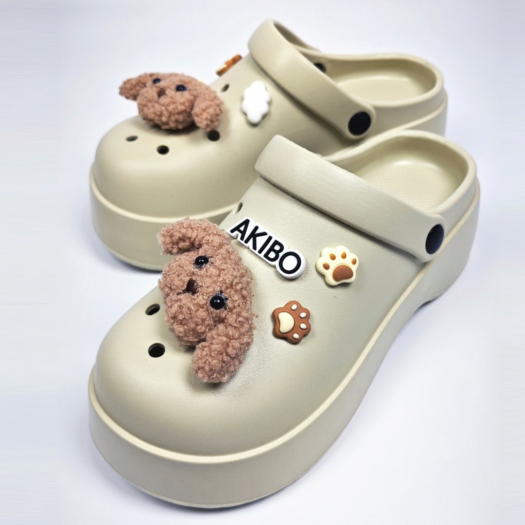 【買1送1】AKIBO極簡厚底洞洞鞋-奶油白(女款、寬楦、耐走、兩穿、防水) / 內附AKIBO品牌鞋扣1個。現在買再送鞋扣組(不挑款)