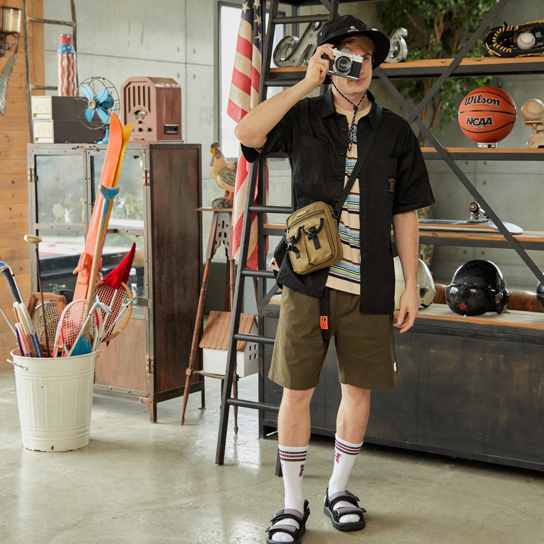 NCAA密西根大學Michigan工裝雙口袋側背包-綠