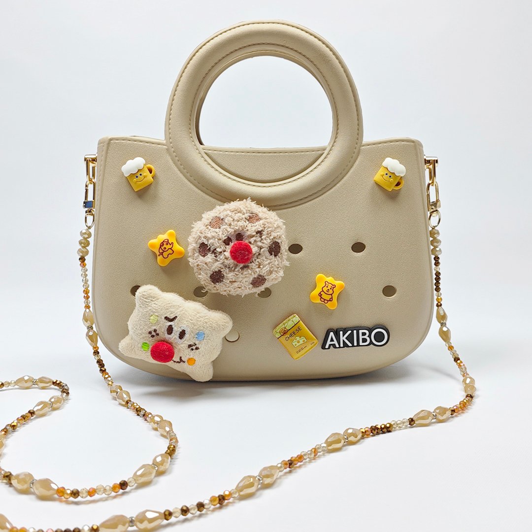 【買1送1】AKIBO滿月包-奶油白/波西米亞彩珠背帶(肩背手提洞洞包。中性款、輕量、防水) / 內附AKIBO品牌鞋扣1個。現在買再送鞋扣組(不挑款)