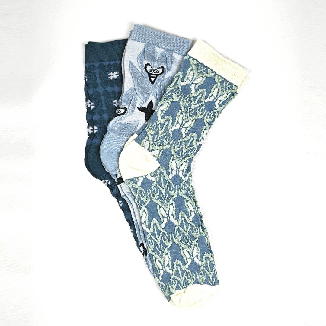 AKIBO藍調浮雕花紋中筒襪(三件組)-女款