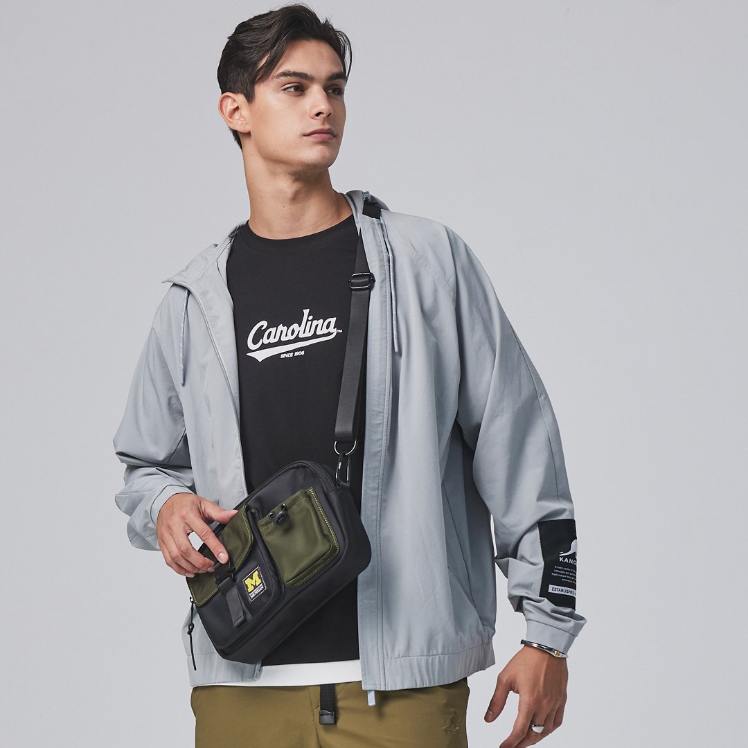 NCAA密西根大學Michigan工裝風機能側背包-綠