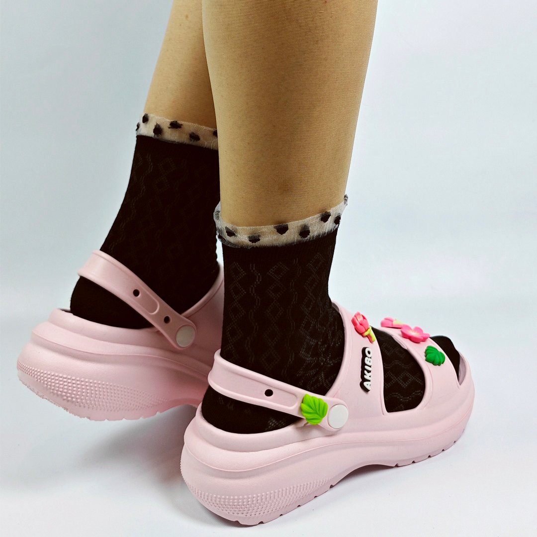 【買1送1】AKIBO千層洞洞鞋-櫻花粉(女款、耐走、兩穿、防水) / 內附AKIBO品牌鞋扣1個。現在買再送鞋扣組(不挑款)