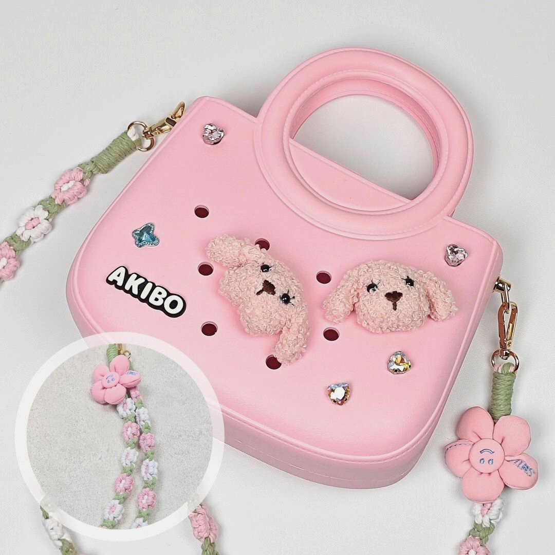【買1送1】AKIBO滿月包-櫻花粉/手工編織花朵背帶(肩背手提洞洞包。中性款、輕量、防水) / 內附AKIBO品牌鞋扣1個。現在買再送鞋扣組(不挑款)