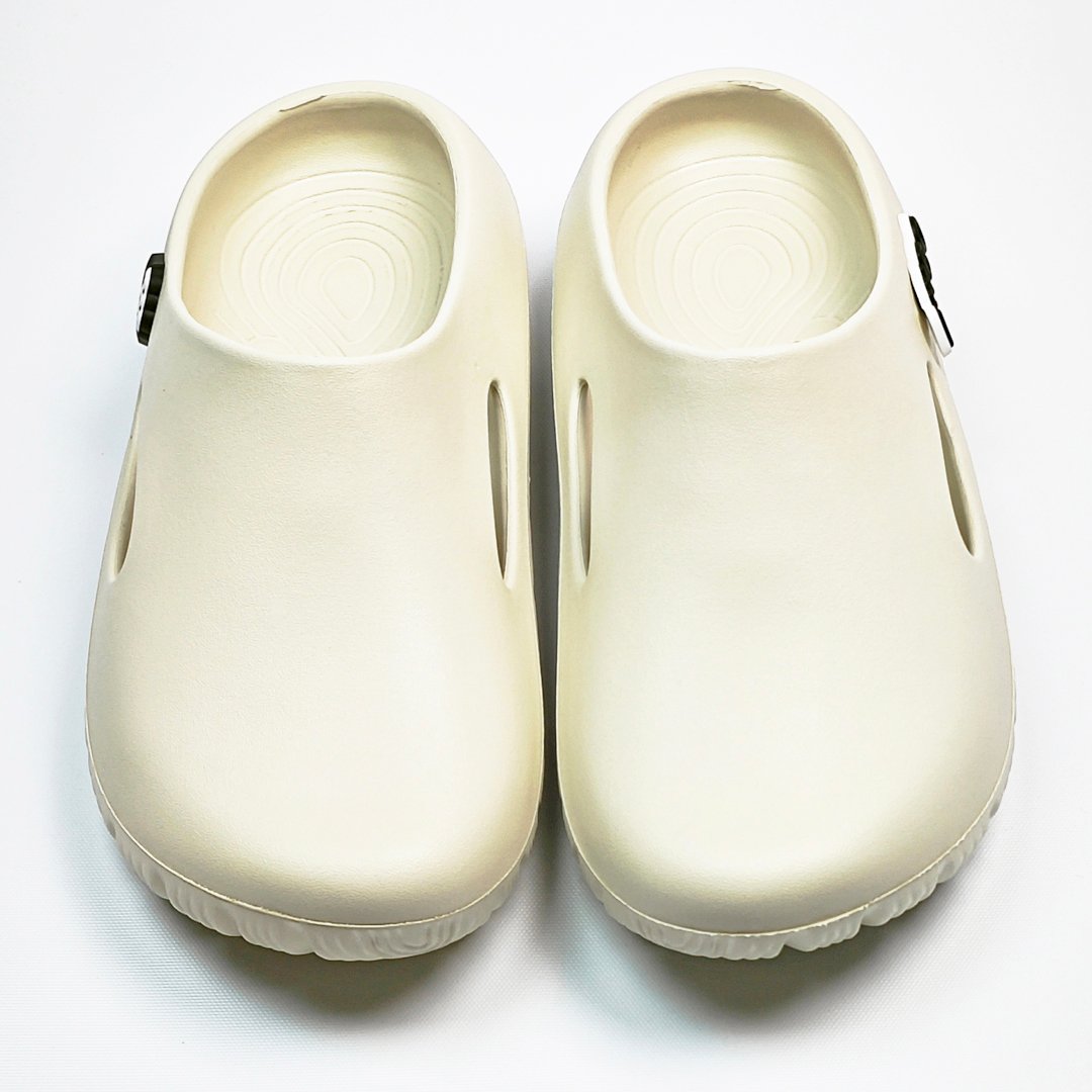 【買1送1】AKIBO巧巴達勃肯鞋-牛奶白(中性款、雲朵感、輕量、耐走、防水) / 內附AKIBO品牌鞋扣1個。現在買再送鞋扣組(不挑款)