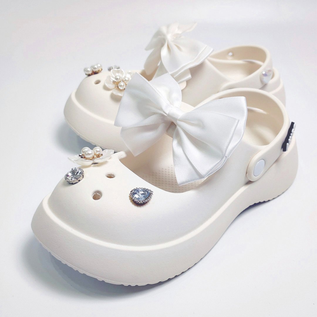 【買1送1】AKIBO瑪莉珍洞洞鞋-牛奶白(女款、4.5公分厚底增高、雲朵感、輕量、兩穿、防水)  / 內附AKIBO品牌鞋扣1個。現在買再送鞋扣組(不挑款)