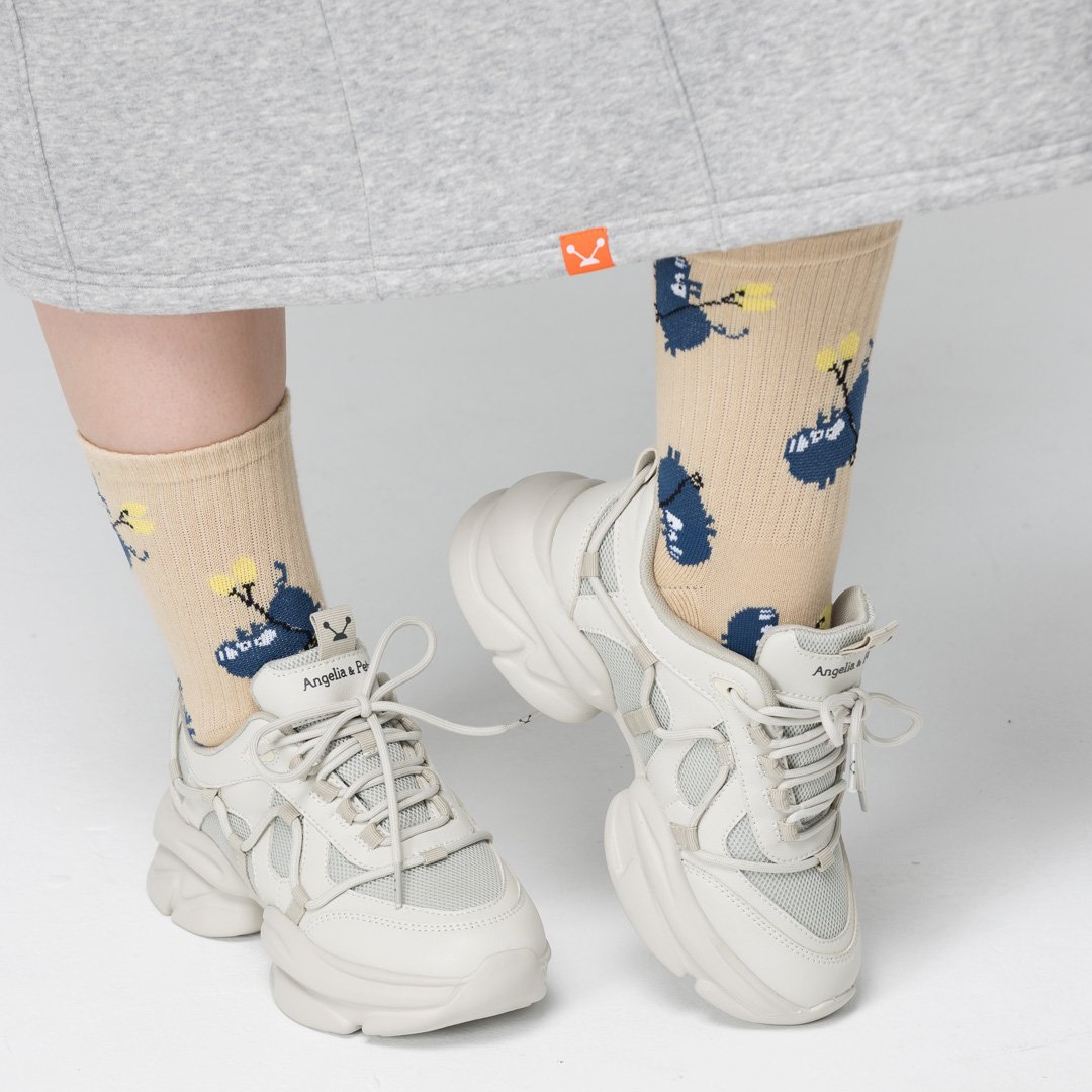 Angelia&Pets緹花滿版襪-卡其