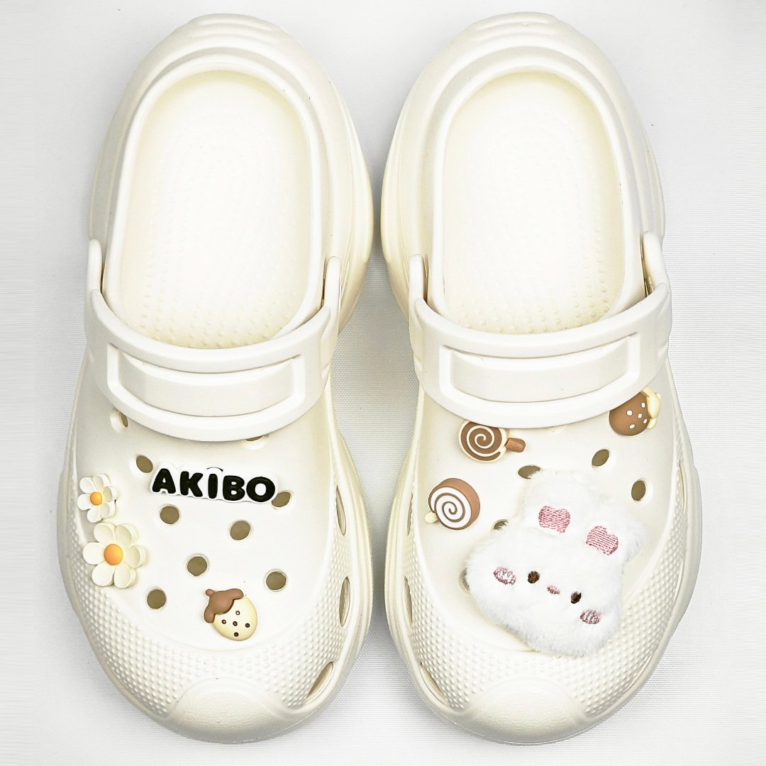 【買1送1】AKIBO搖滾老爹洞洞鞋-牛奶白(女款、6公分厚底增高、輕量、兩穿、防水) / 內附AKIBO品牌鞋扣1個。現在買再送鞋扣組(不挑款)