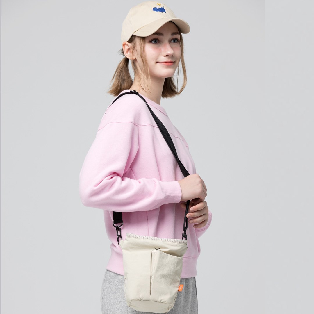 Angelia&Pets輕防撥水側肩包-淺卡其