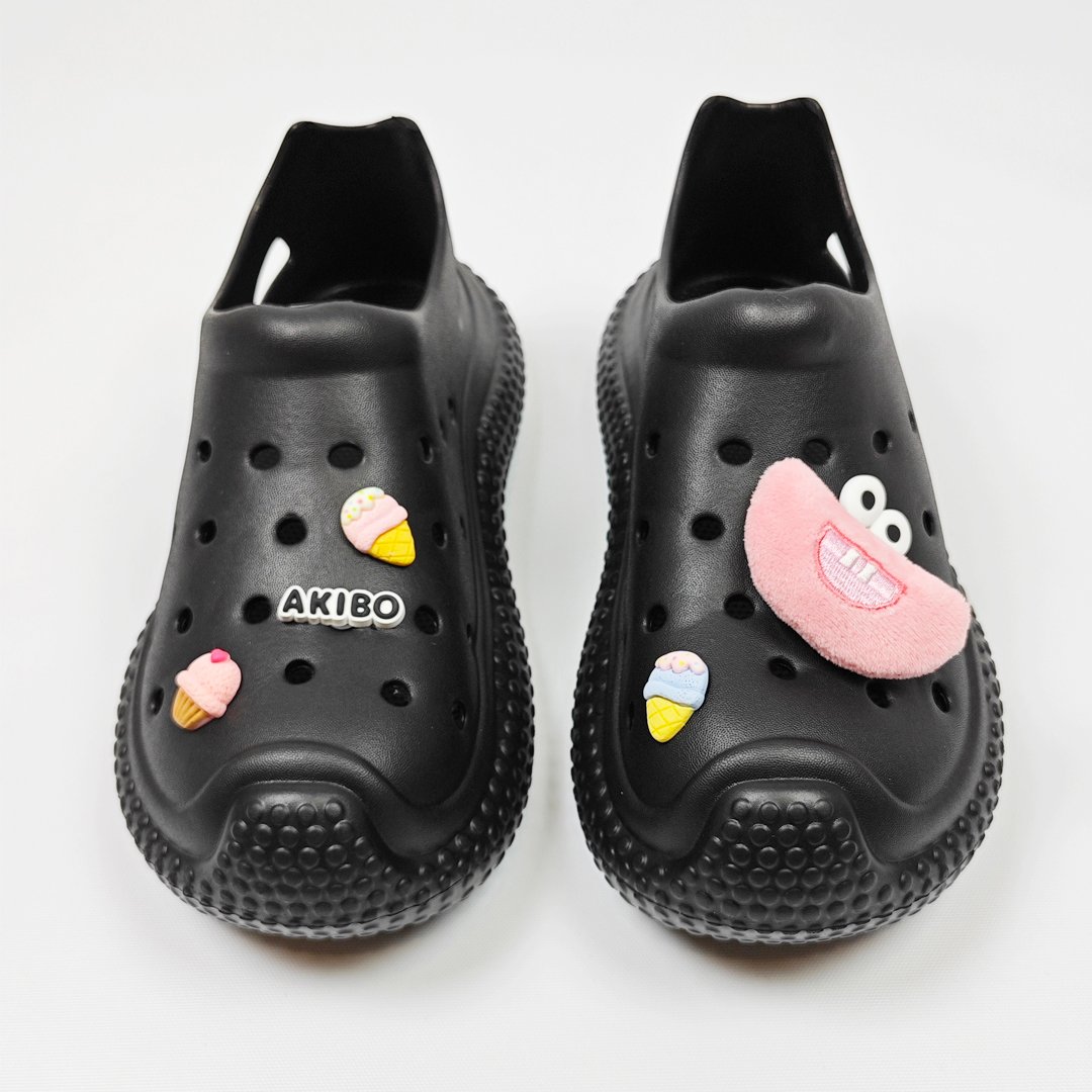 【買1送1】AKIBO帆船洞洞鞋-經典黑(中性款、輕量、耐走、防水) / 內附AKIBO品牌鞋扣1個。現在買再送鞋扣組(不挑款)