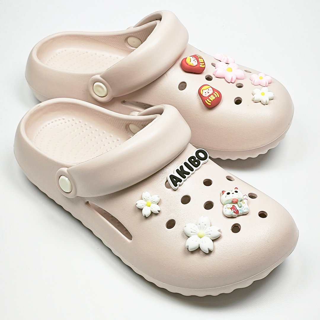 【買1送1】AKIBO泡芙洞洞鞋-櫻花粉(女款、雲朵感、輕量、兩穿、防水) / 內附AKIBO品牌鞋扣1個。現在買再送鞋扣組(不挑款)