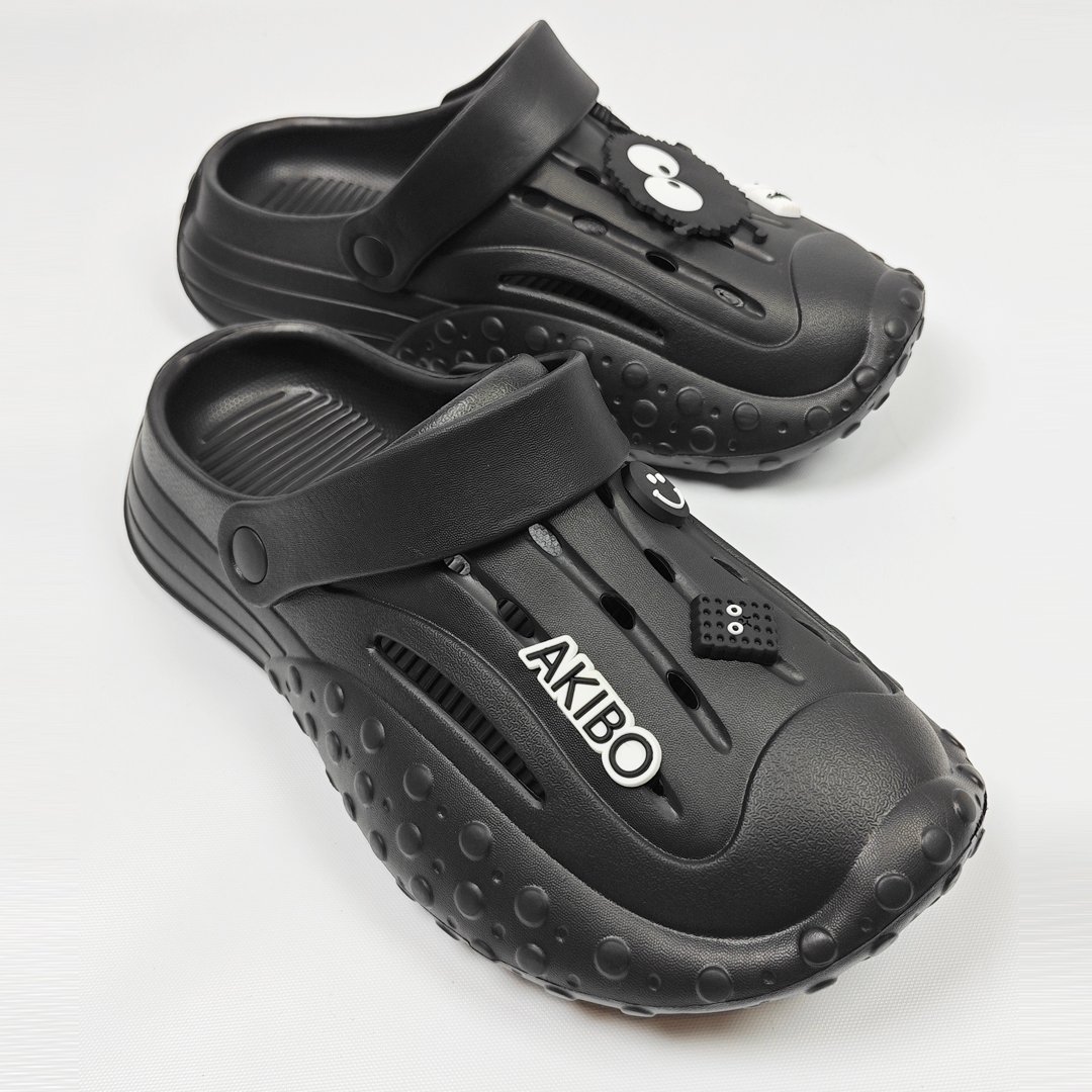 【買1送1】AKIBO戶外機能洞洞鞋-經典黑(中性款、寬楦、雲朵感、輕量、兩穿、防水) / 內附AKIBO品牌鞋扣1個。現在買再送鞋扣組(不挑款)