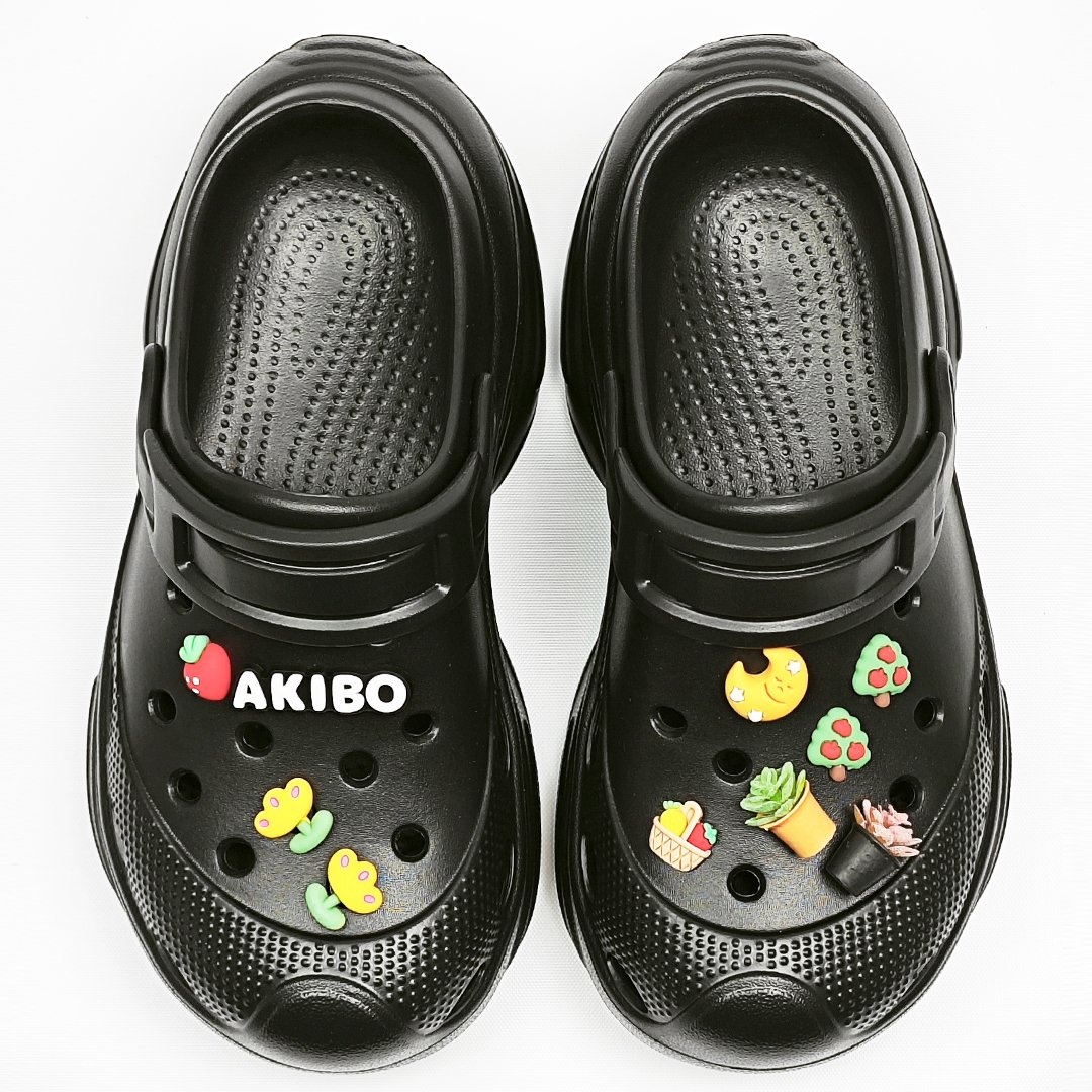 【買1送1】AKIBO搖滾老爹洞洞鞋-經典黑(女款、6公分厚底增高、輕量、兩穿、防水) / 內附AKIBO品牌鞋扣1個。現在買再送鞋扣組(不挑款)