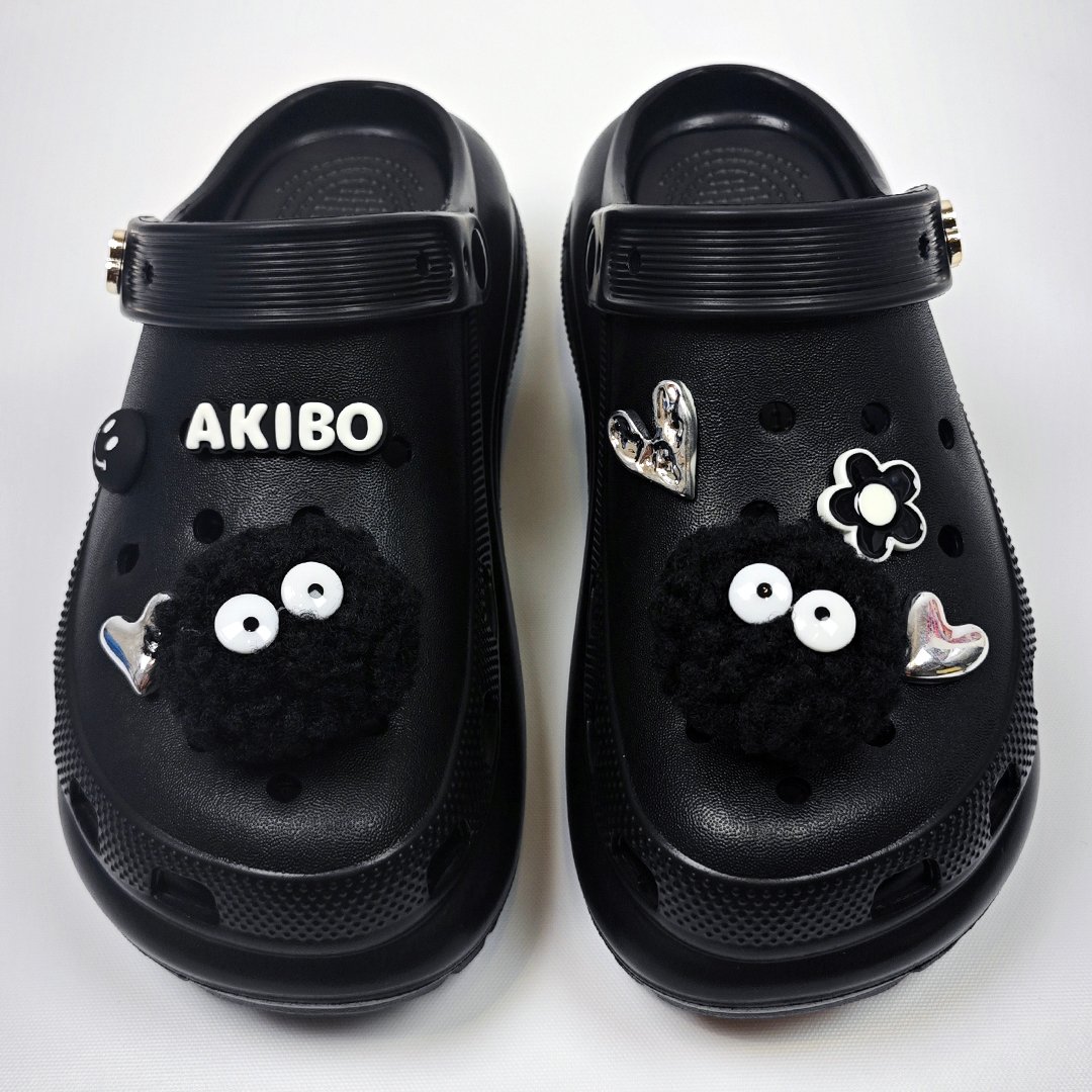 【買1送1】AKIBO老爹洞洞鞋-經典黑(女款、7公分厚底增高、寬楦、輕量、兩穿、防水) / 內附AKIBO品牌鞋扣1個。現在買再送鞋扣組(不挑款)