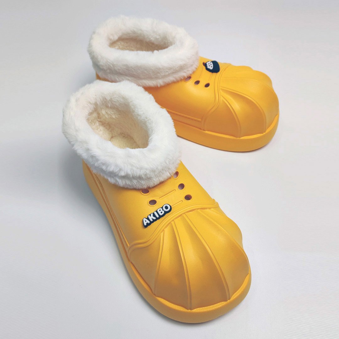 【買1送1】AKIBO毛毛洞洞短靴-陽光黃(女款、4公分厚底增高、雲朵感、輕量、保暖) / 內附AKIBO品牌鞋扣2個。現在買再送鞋扣組(不挑款)