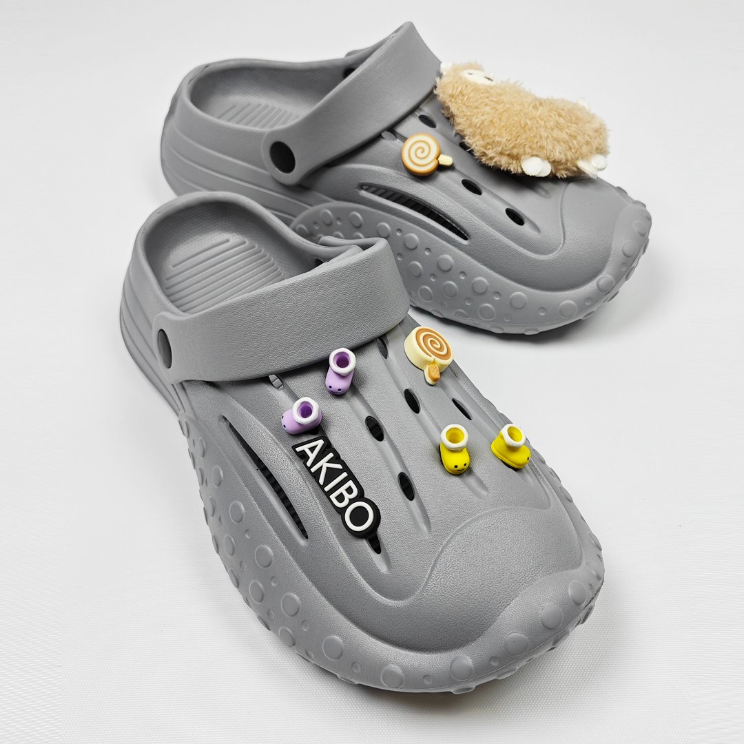 【買1送1】AKIBO戶外機能洞洞鞋-質感灰(中性款、寬楦、雲朵感、輕量、兩穿、防水) / 內附AKIBO品牌鞋扣1個。現在買再送鞋扣組(不挑款)