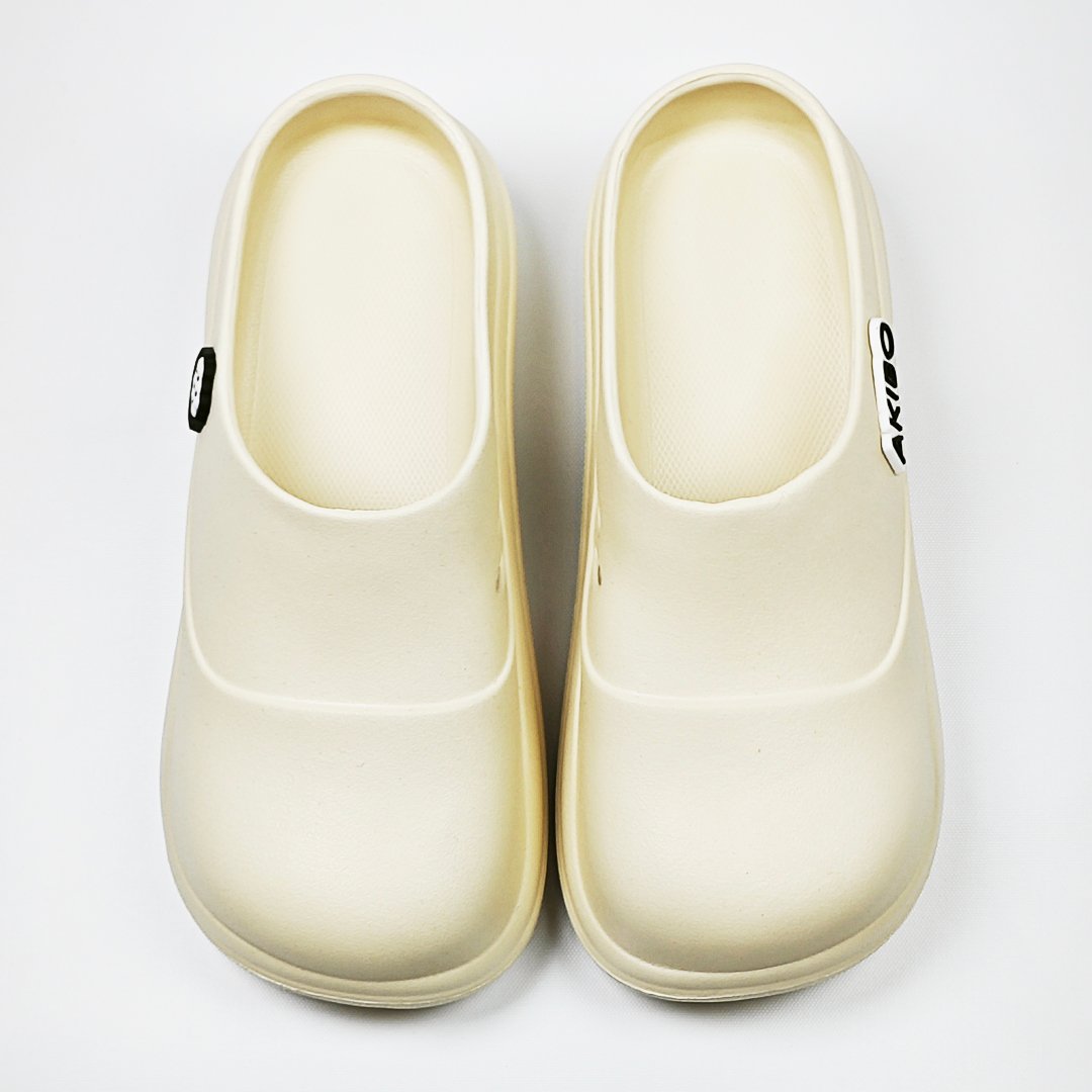 【買1送1】AKIBO清新穆勒鞋-牛奶白(女款、輕量、耐走、防水) / 內附AKIBO品牌鞋扣1個。現在買再送鞋扣組(不挑款)