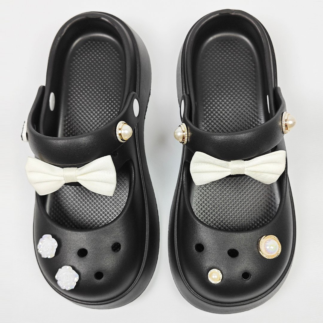 【買1送1】AKIBO瑪莉珍洞洞鞋-經典黑(女款、4.5公分厚底增高、雲朵感、輕量、兩穿、防水) / 內附AKIBO品牌鞋。現在買再送鞋扣組(不挑款)扣1個