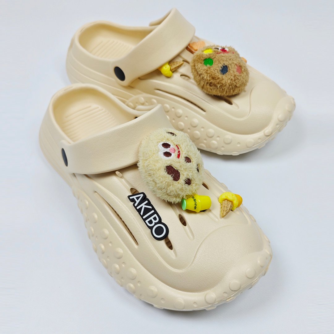 【買1送1】AKIBO戶外機能洞洞鞋-奶茶(中性款、寬楦、雲朵感、輕量、兩穿、防水) / 內附AKIBO品牌鞋扣1個。現在買再送鞋扣組(不挑款)