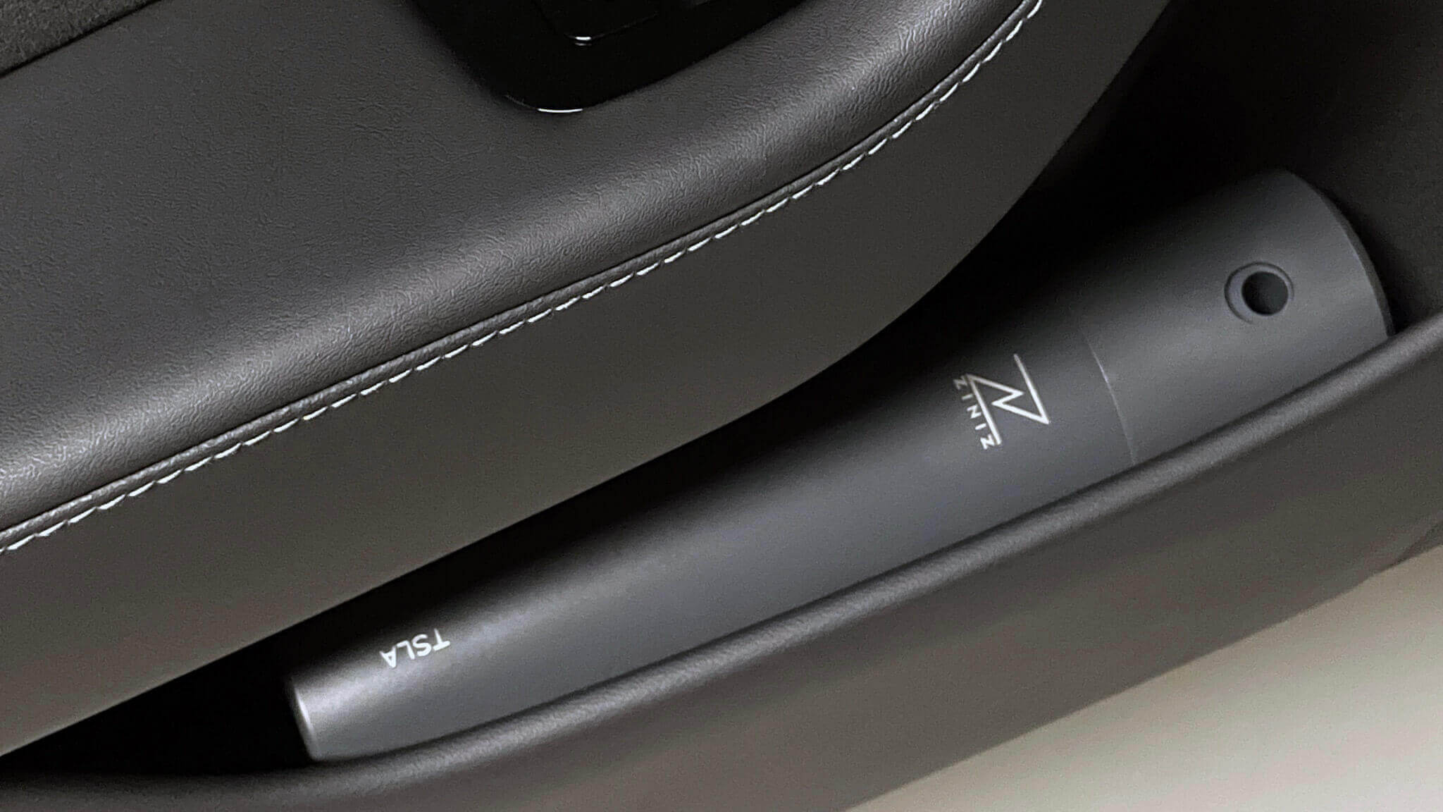 訂製特斯拉 ZINIZ SAVIORE-M 車用滅火器