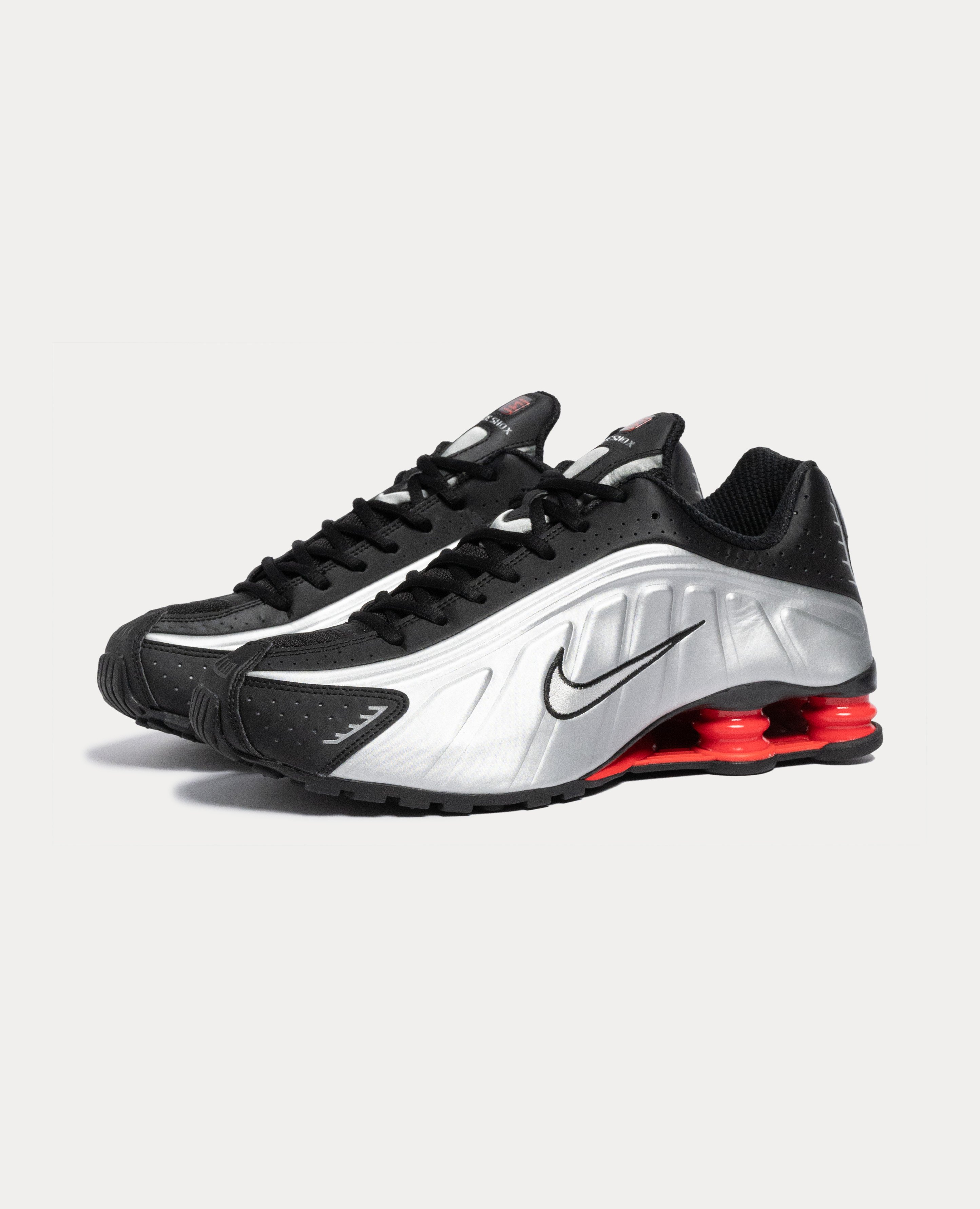 Nike Shox R4